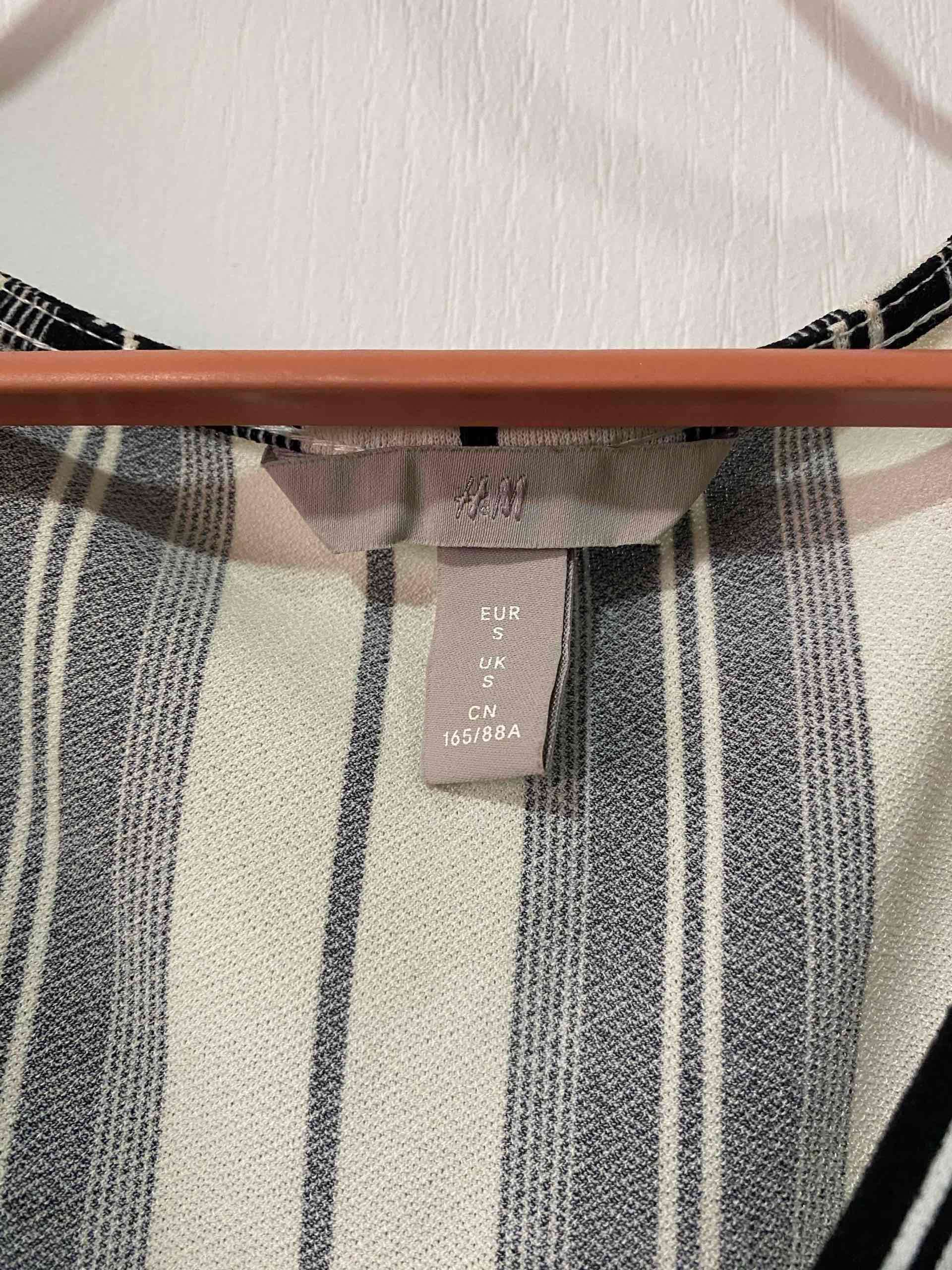 Vestidos varios a la rodilla - miniatura 4