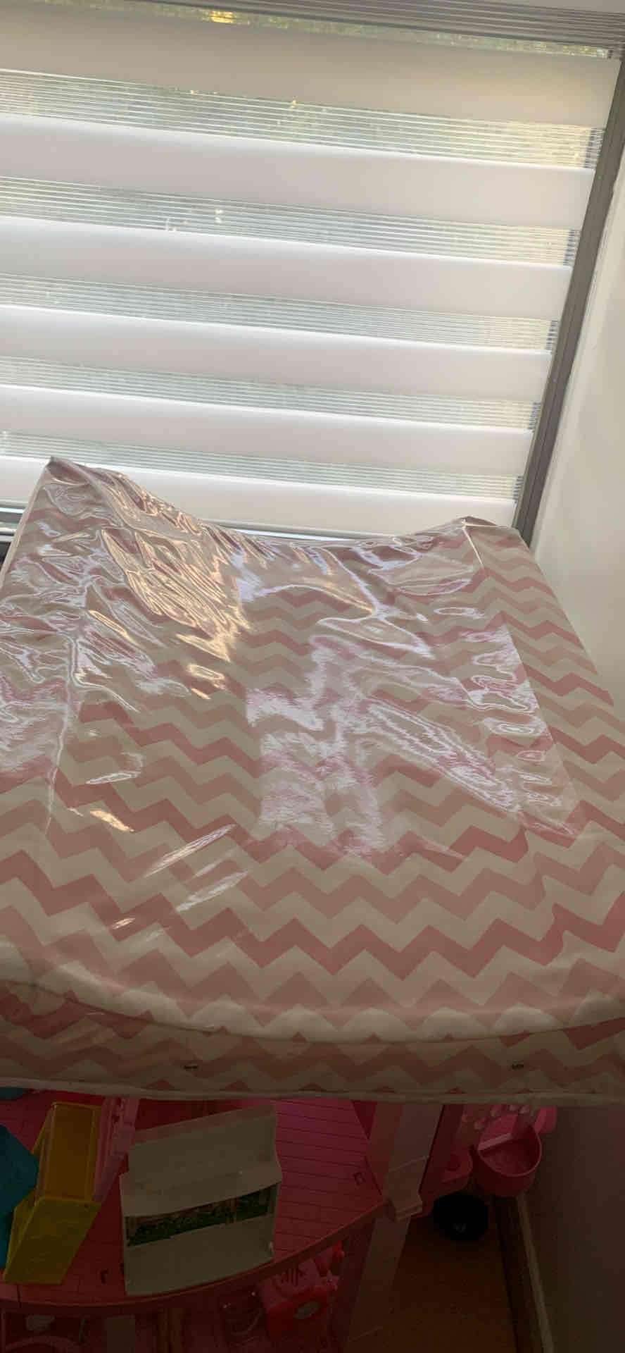 Mudador con diseño zigzag rosa - 1