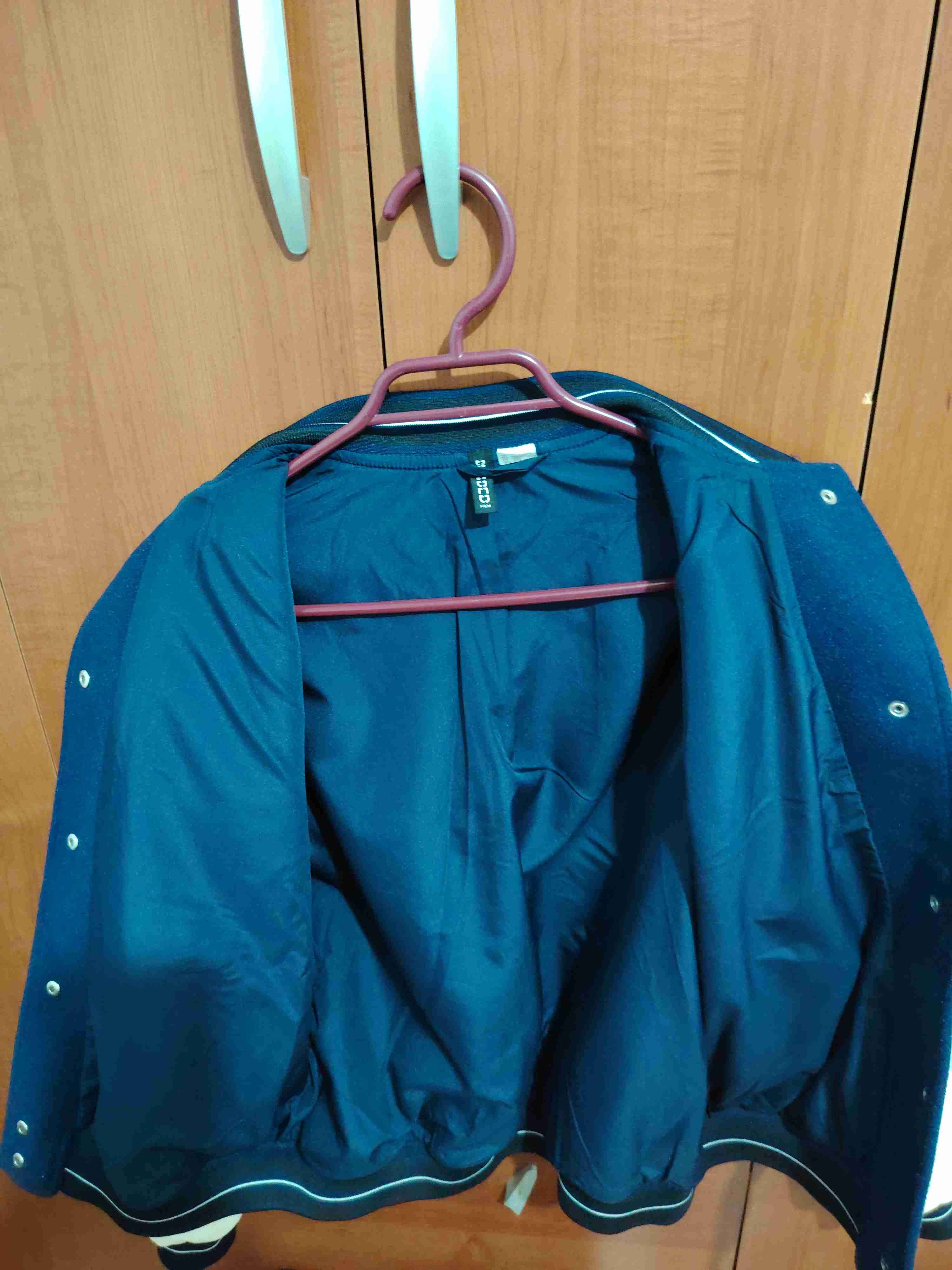 Chaqueta bomber azul y blanca - miniatura 3