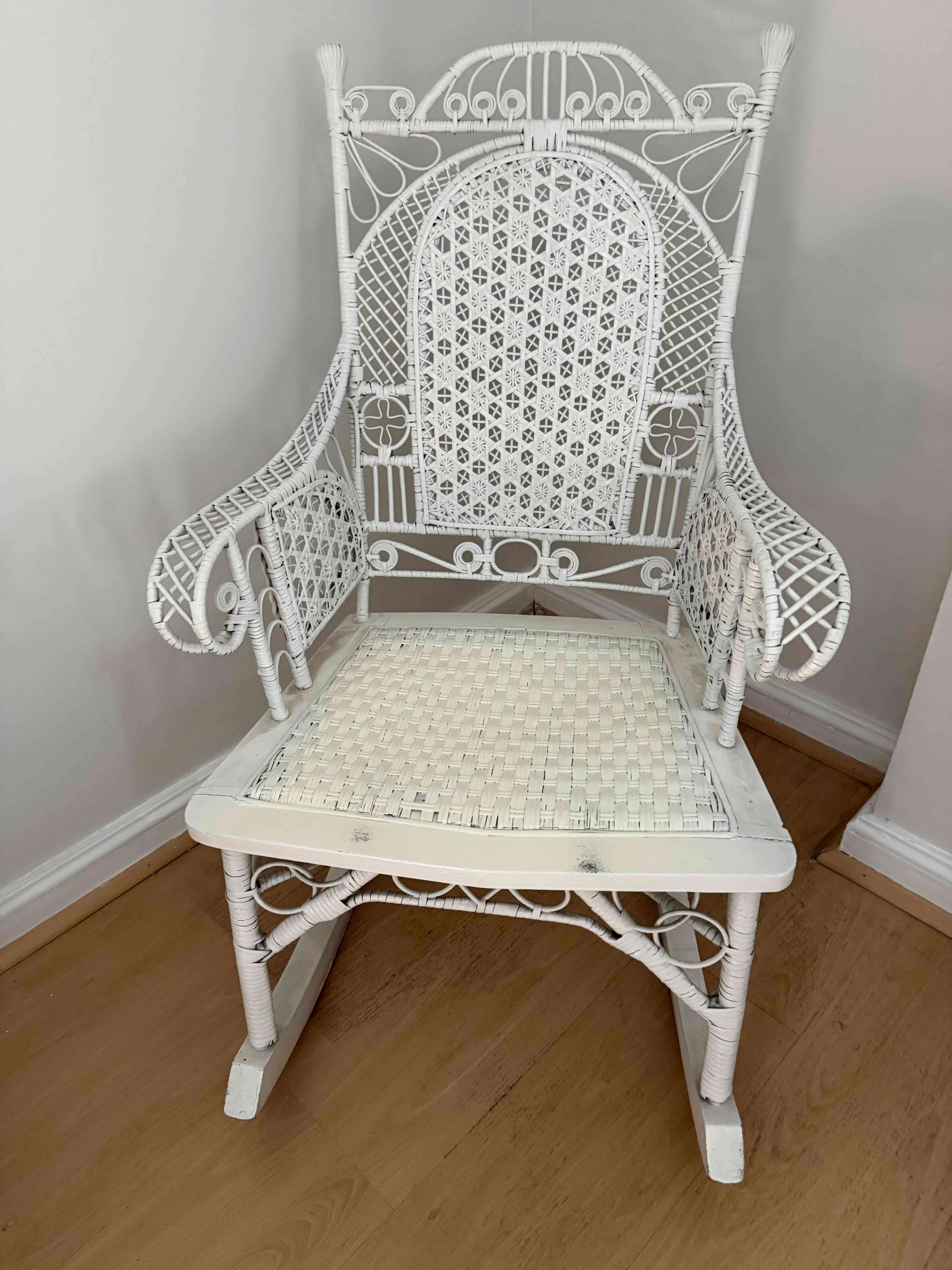 Silla mecedora de mimbre blanca - 2