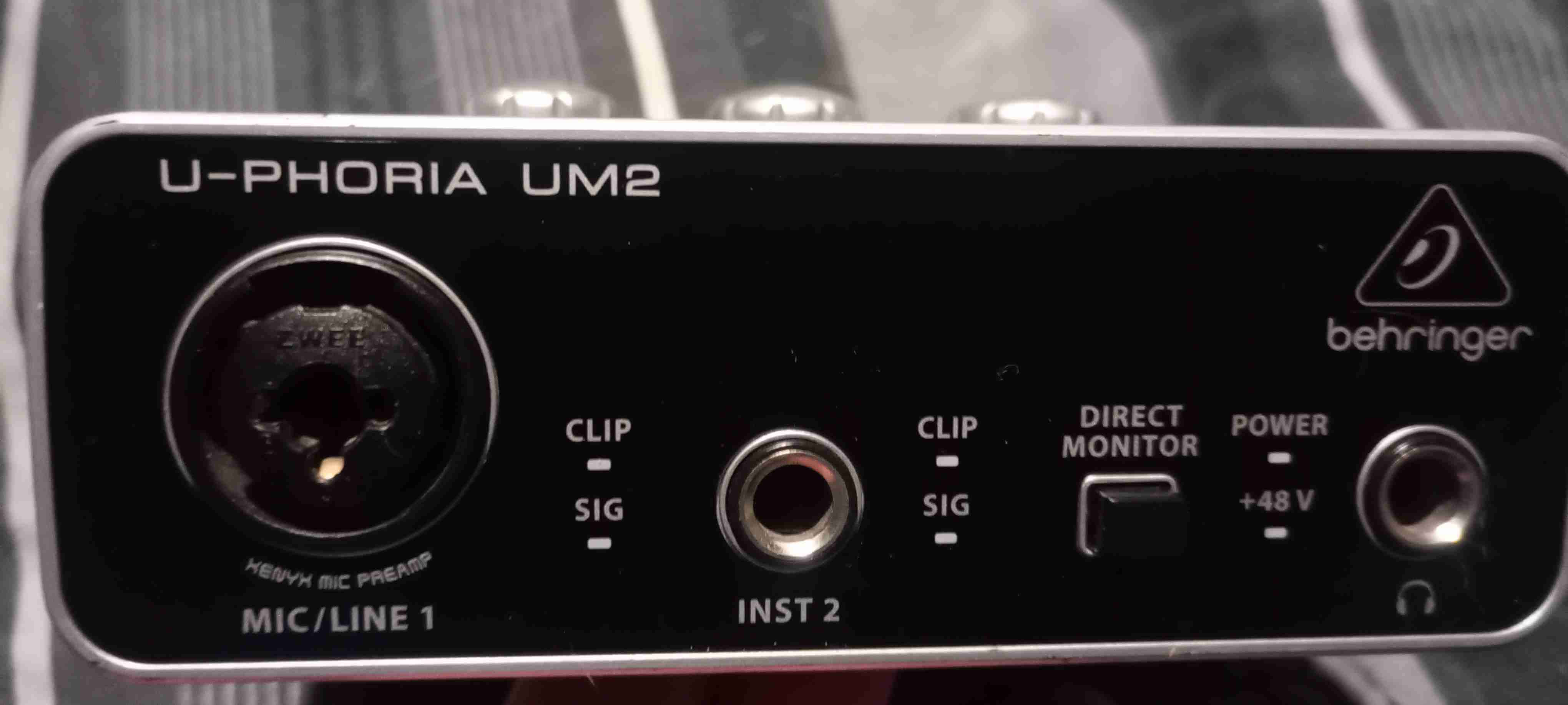 Interfaz de audio Behringer U-Phoria UM2 - miniatura 2
