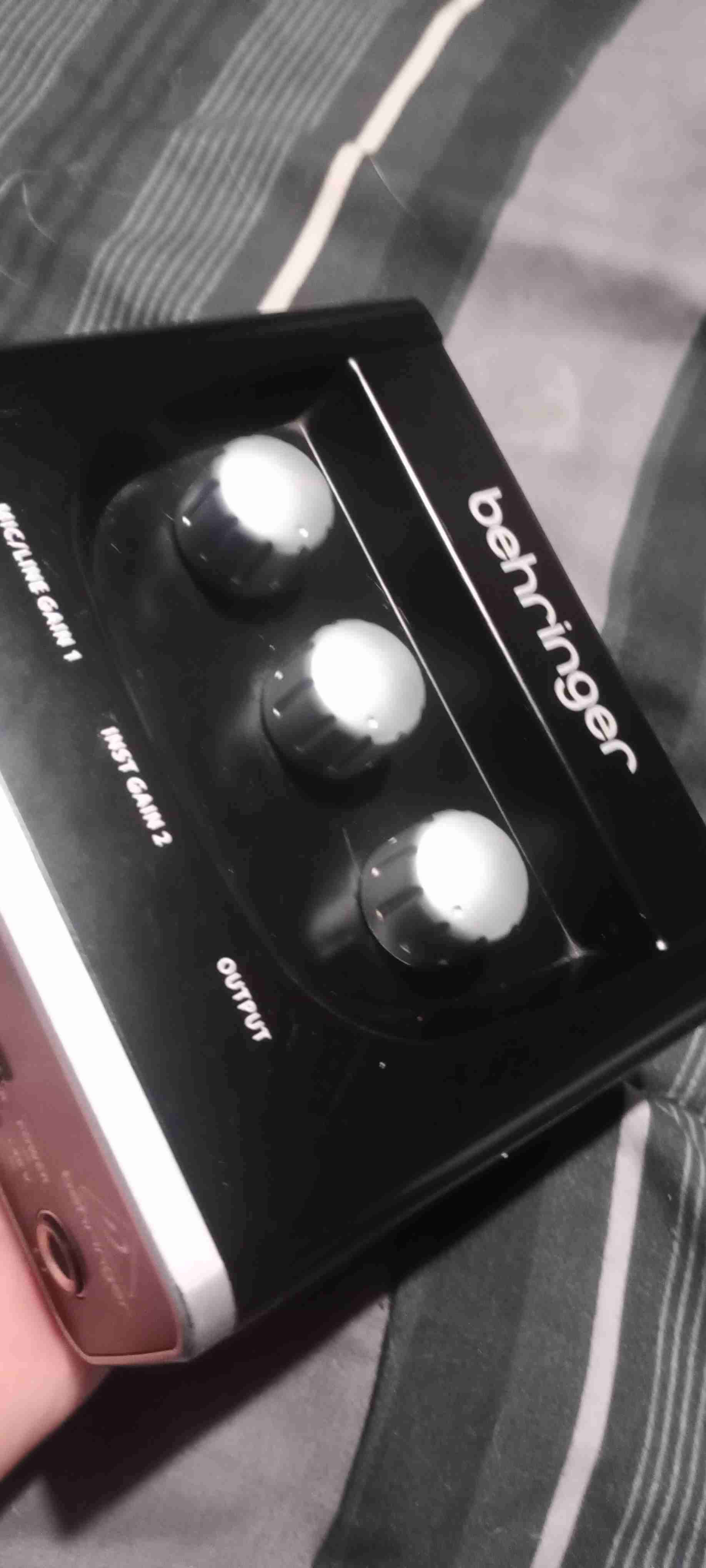 Interfaz de audio Behringer U-Phoria UM2 - miniatura 5