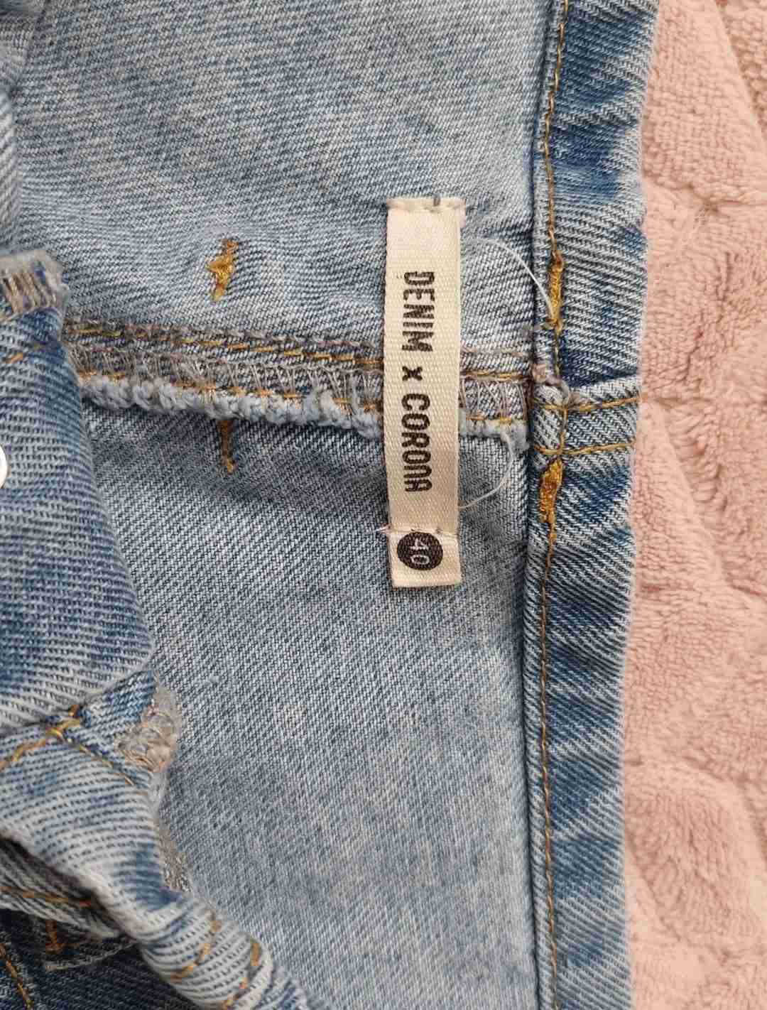 Jeans azul claro tiro alto - miniatura 2