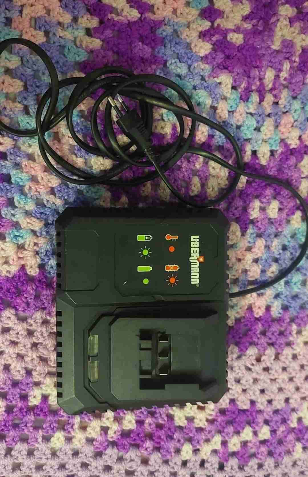 Cargador de batería Uberman - miniatura 1