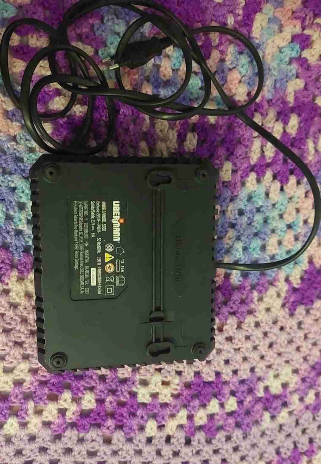 Cargador de batería Uberman - miniatura 2