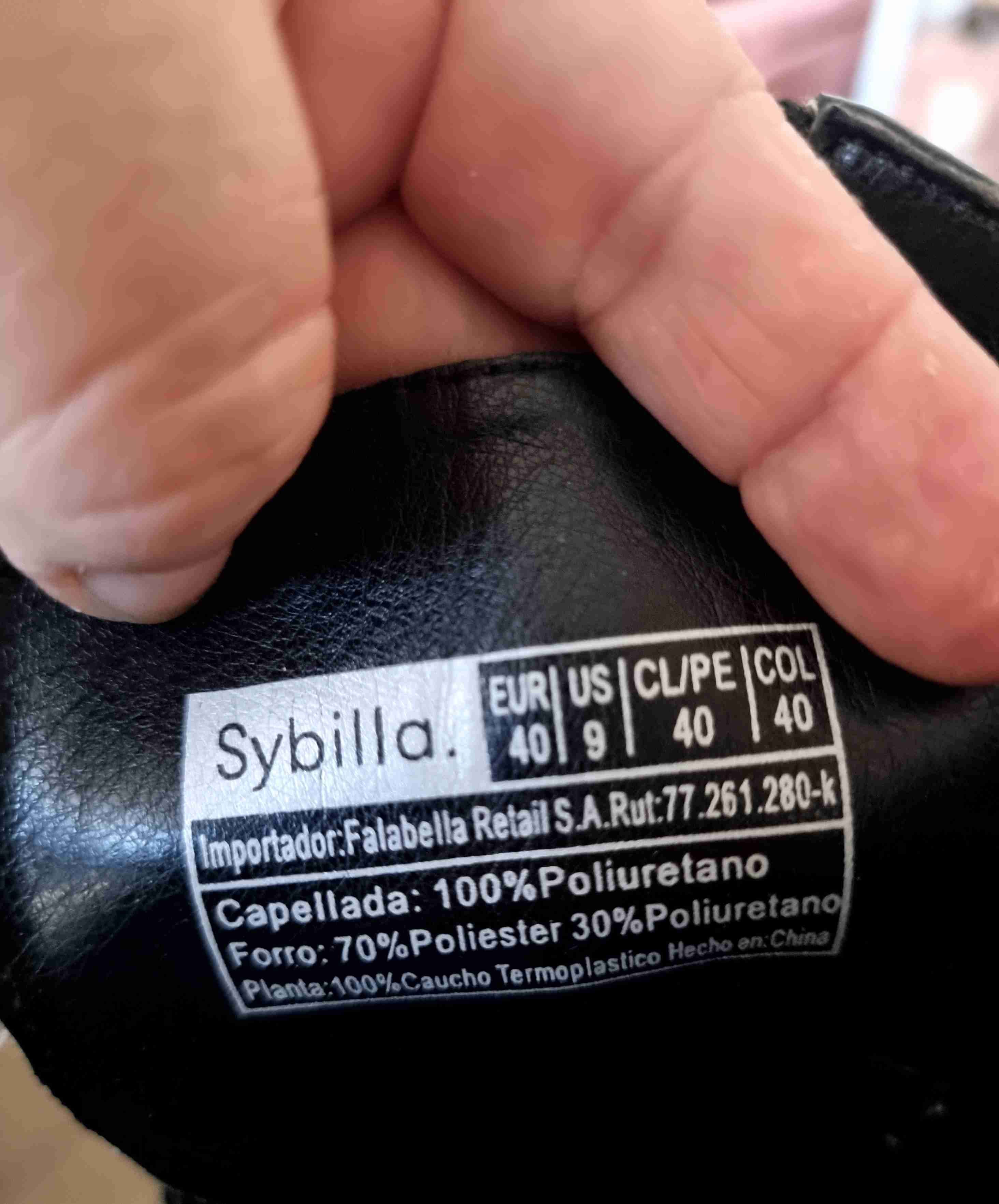 Botas negras con cordones - miniatura 5