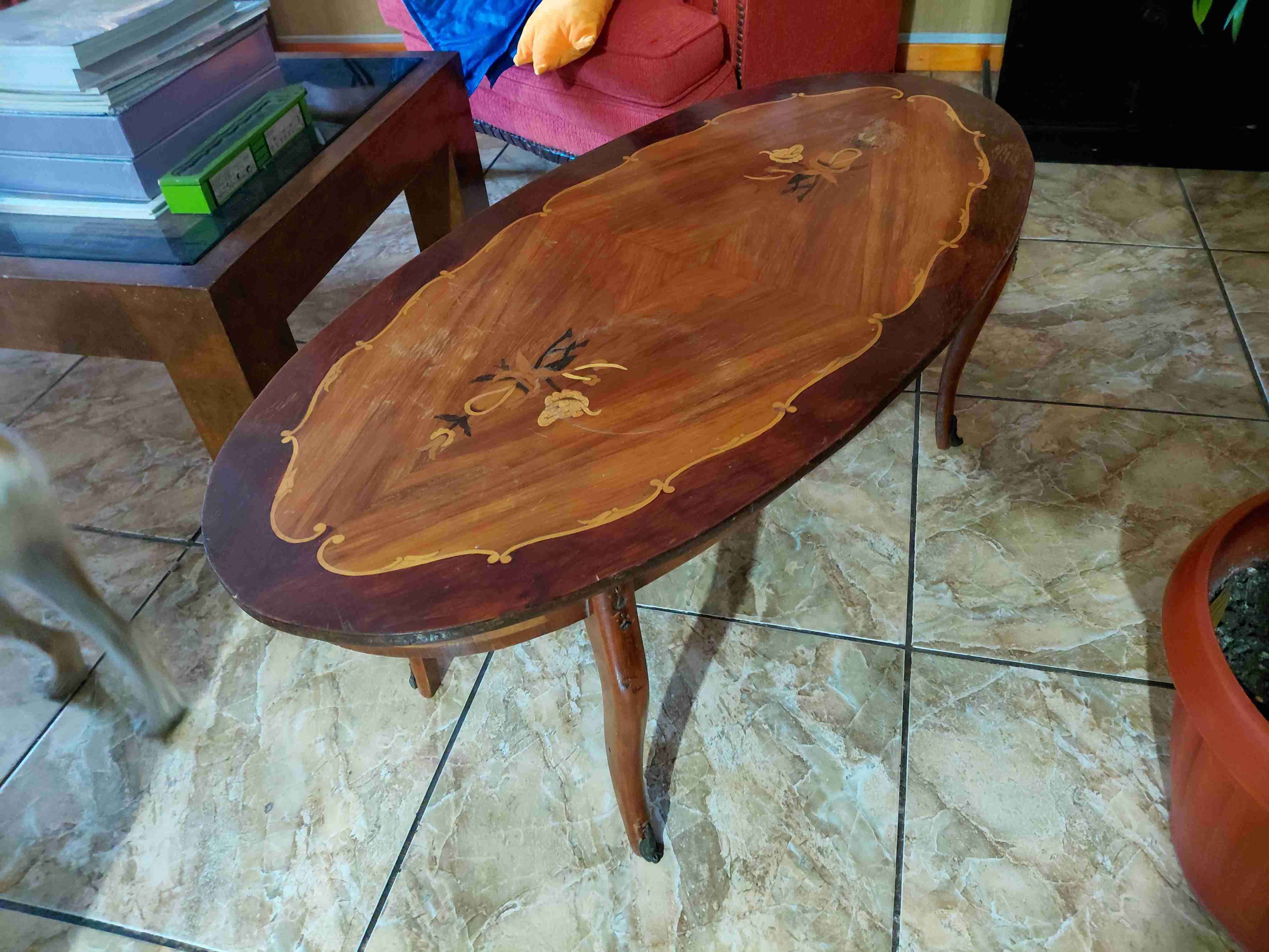 Mesa de centro ovalada de madera - miniatura 1