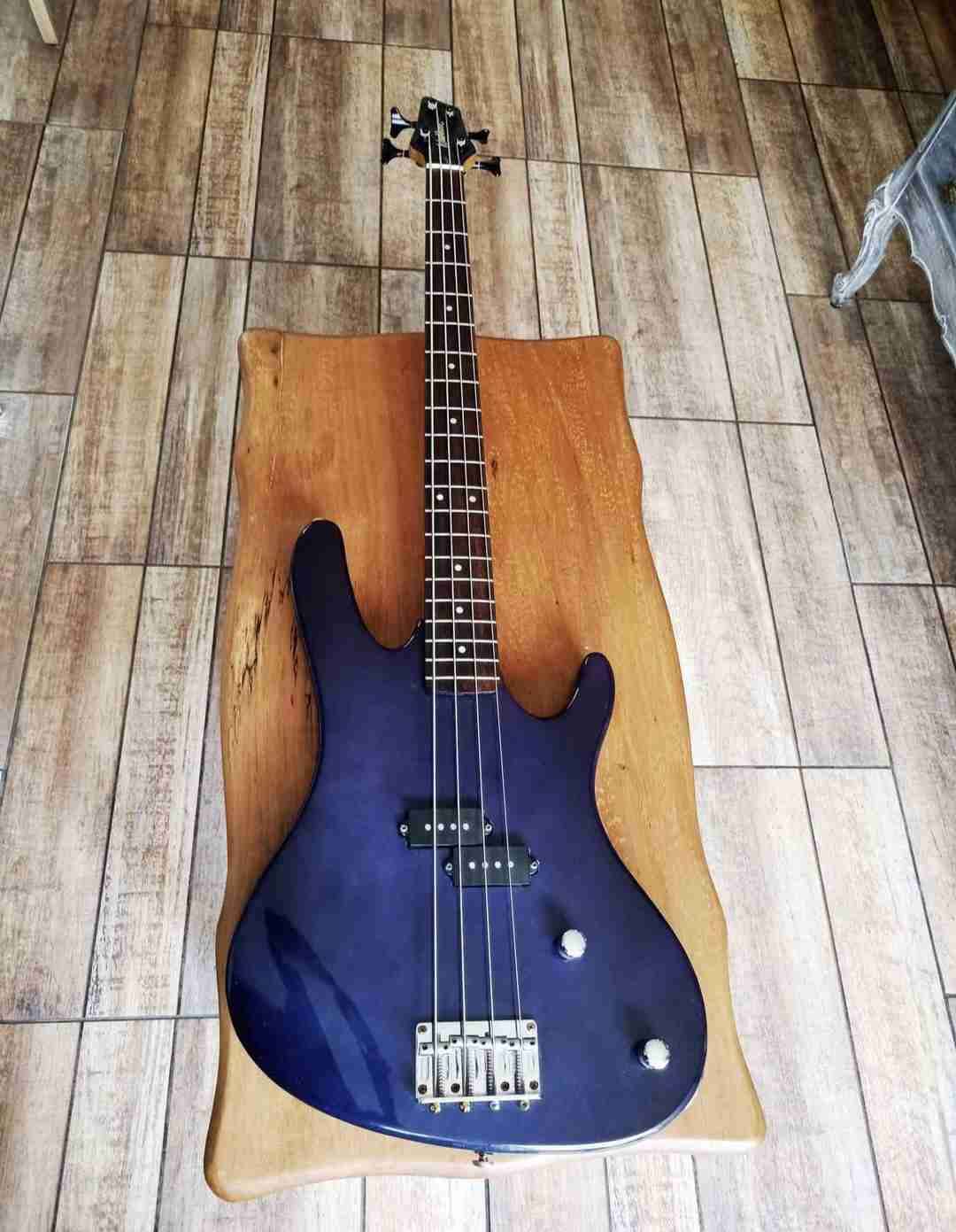 Bajo eléctrico Washburn Bantam XB100 - 1