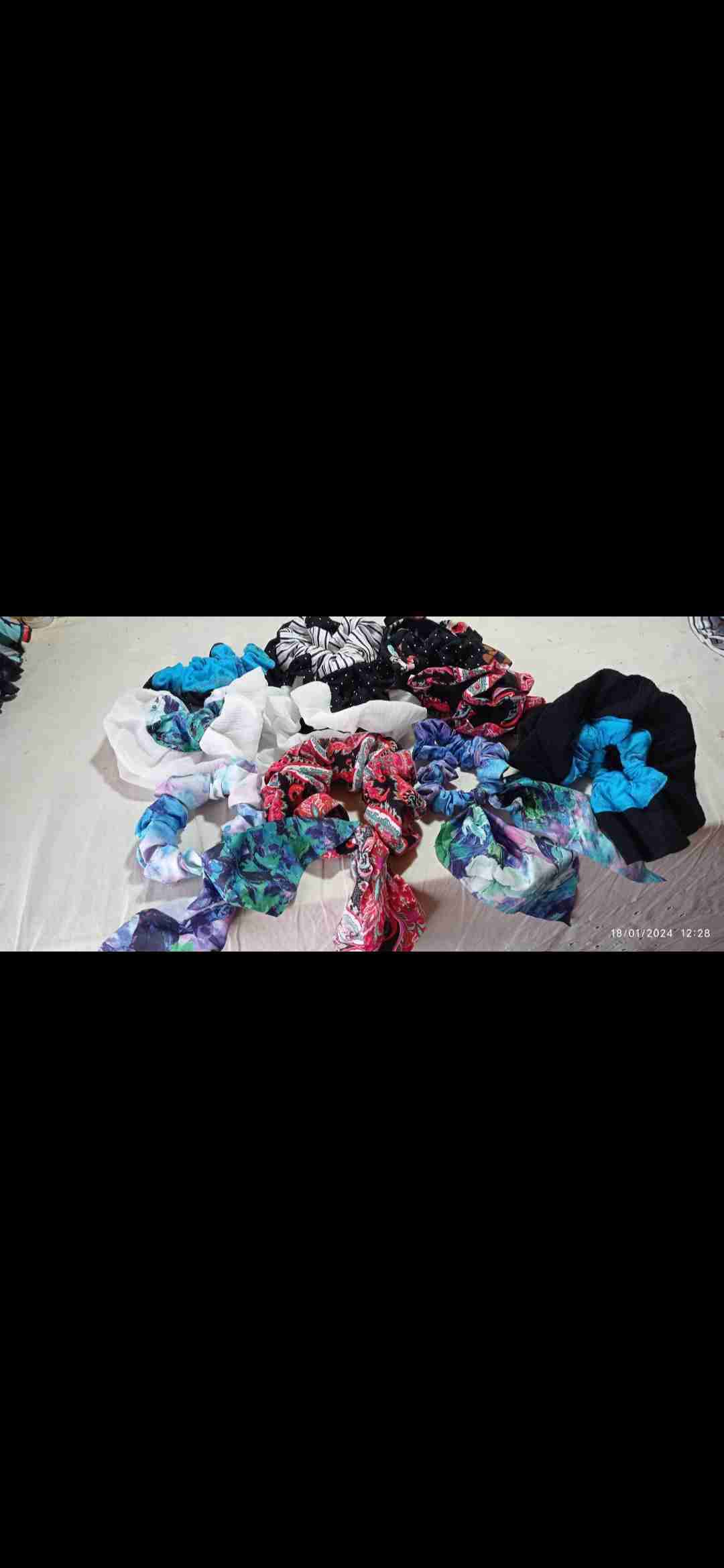 Colección de collets tejidos y de tela - 5