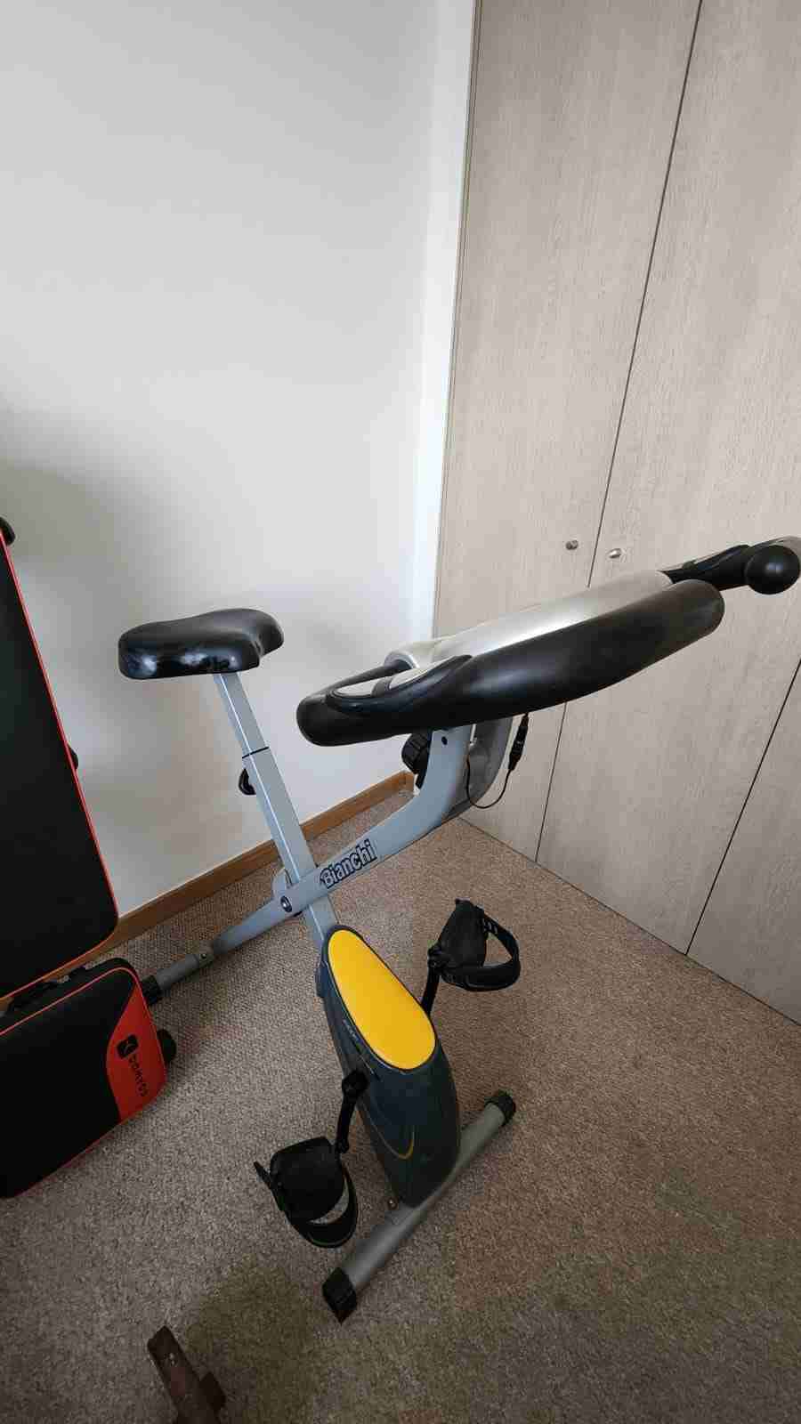 Bicicleta estática Bianchi - miniatura 1