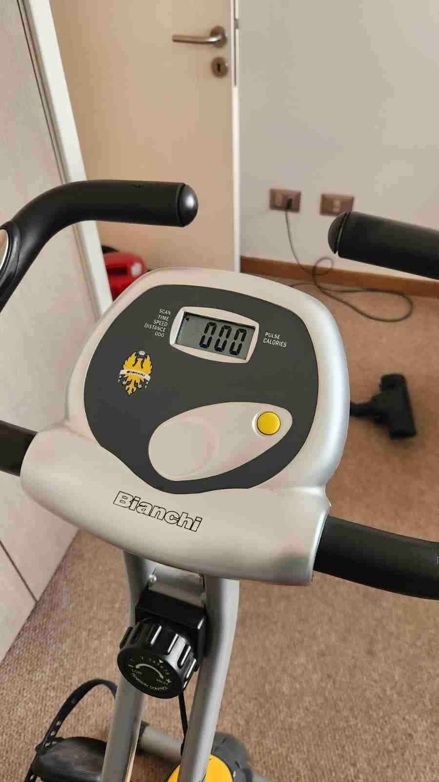 Bicicleta estática Bianchi - miniatura 2