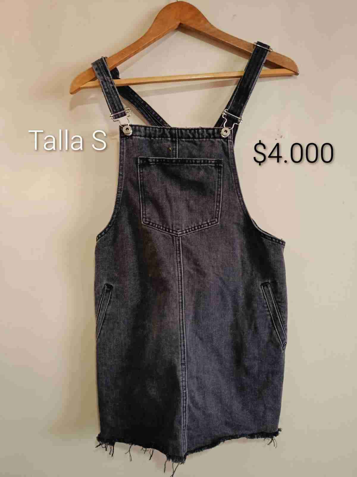 Jardinera de mezclilla negra