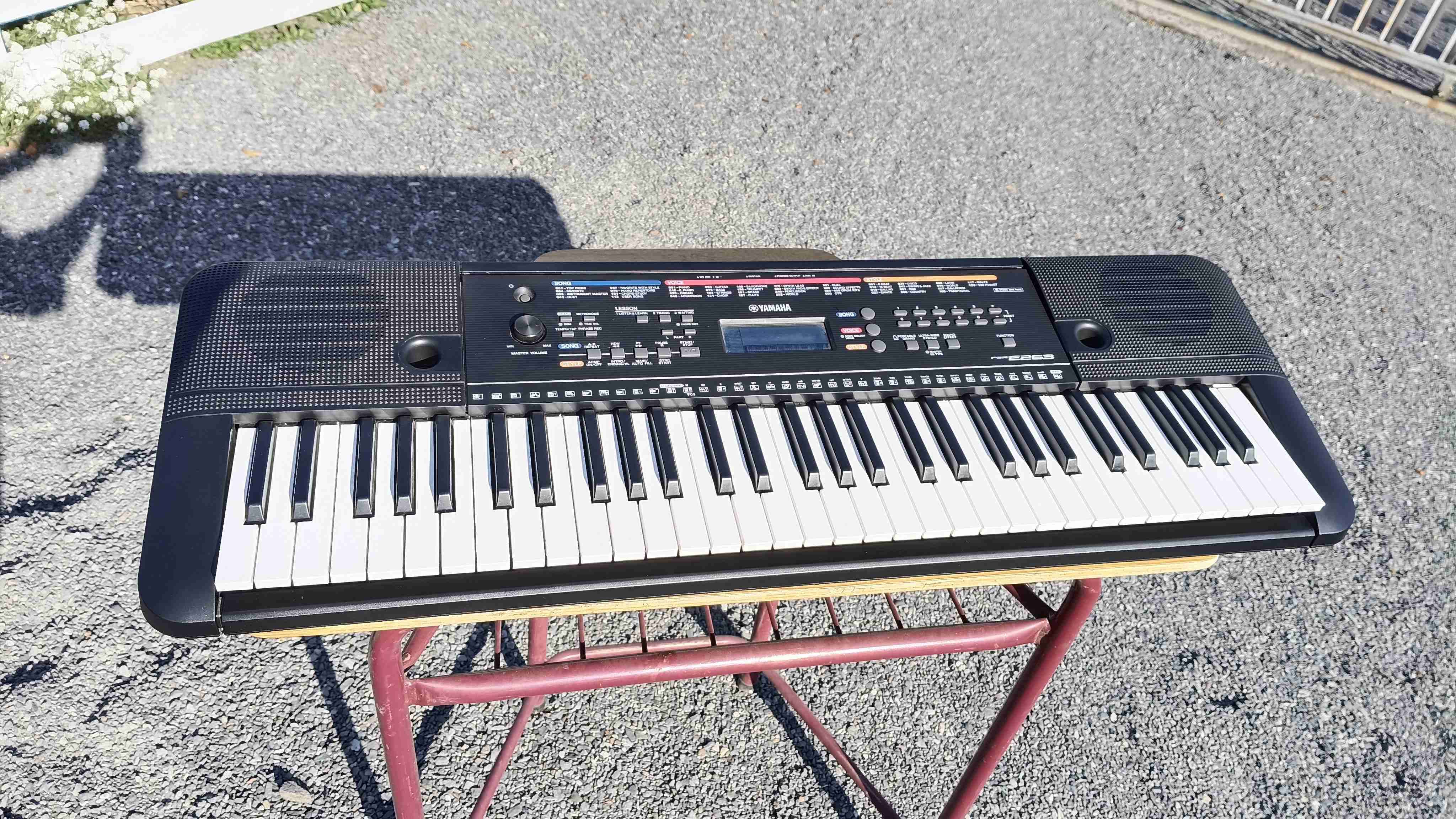 🎹 Teclado Yamaha PSR-E263 – Excelente Estado - miniatura 6