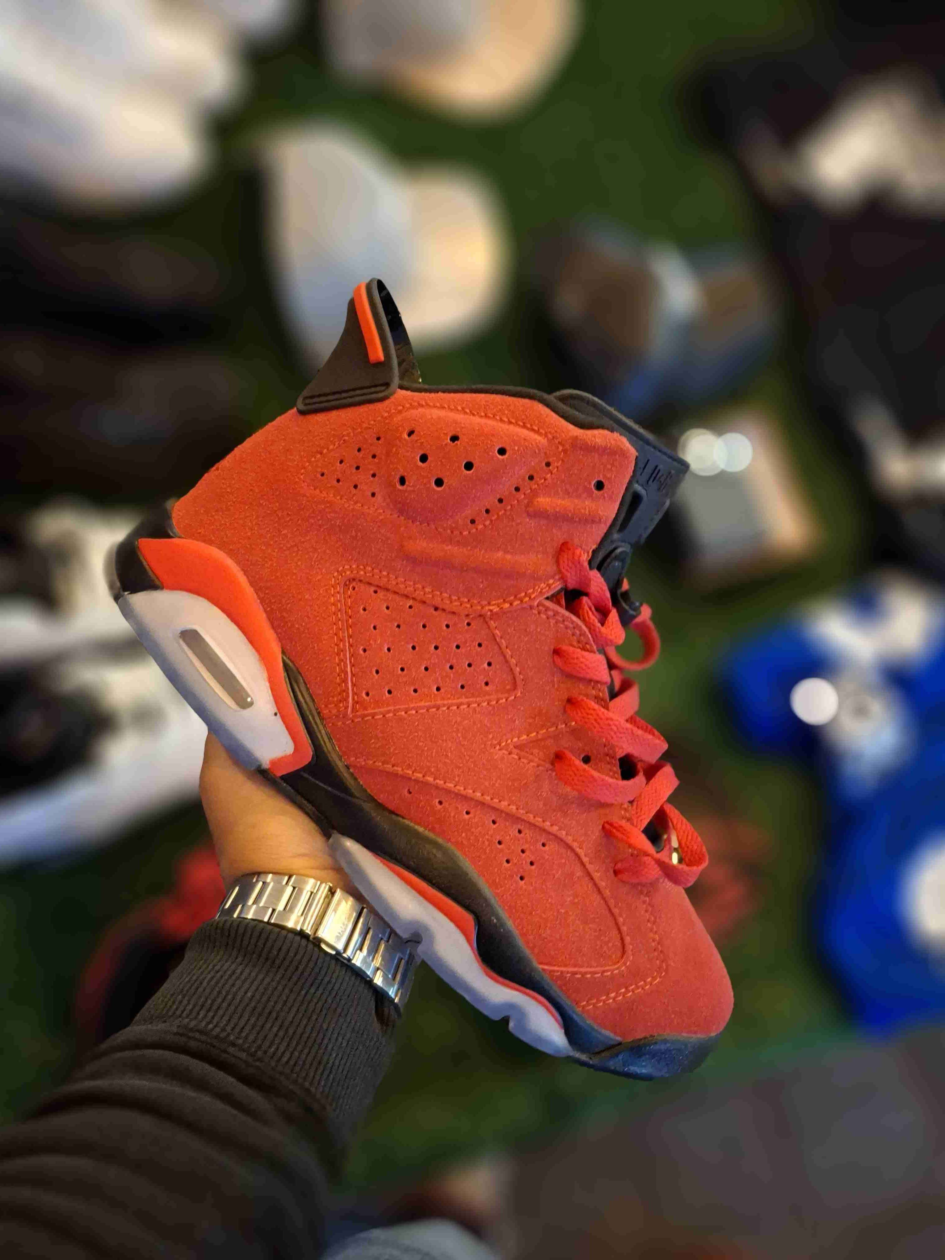 JORDAN 6 TORO BRAVO (talla41) - miniatura 2