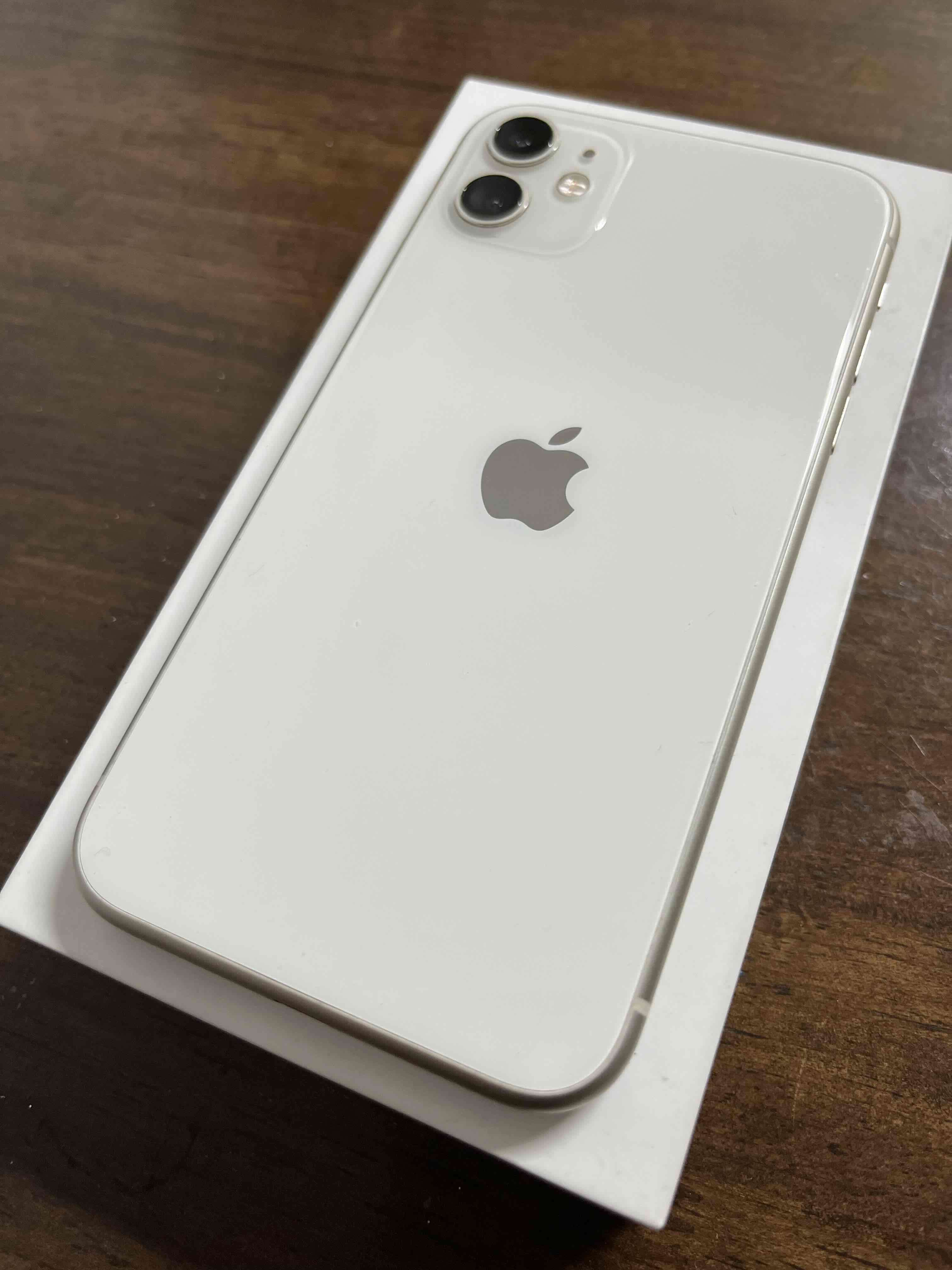 iPhone 11 64GB White en caja - miniatura 1