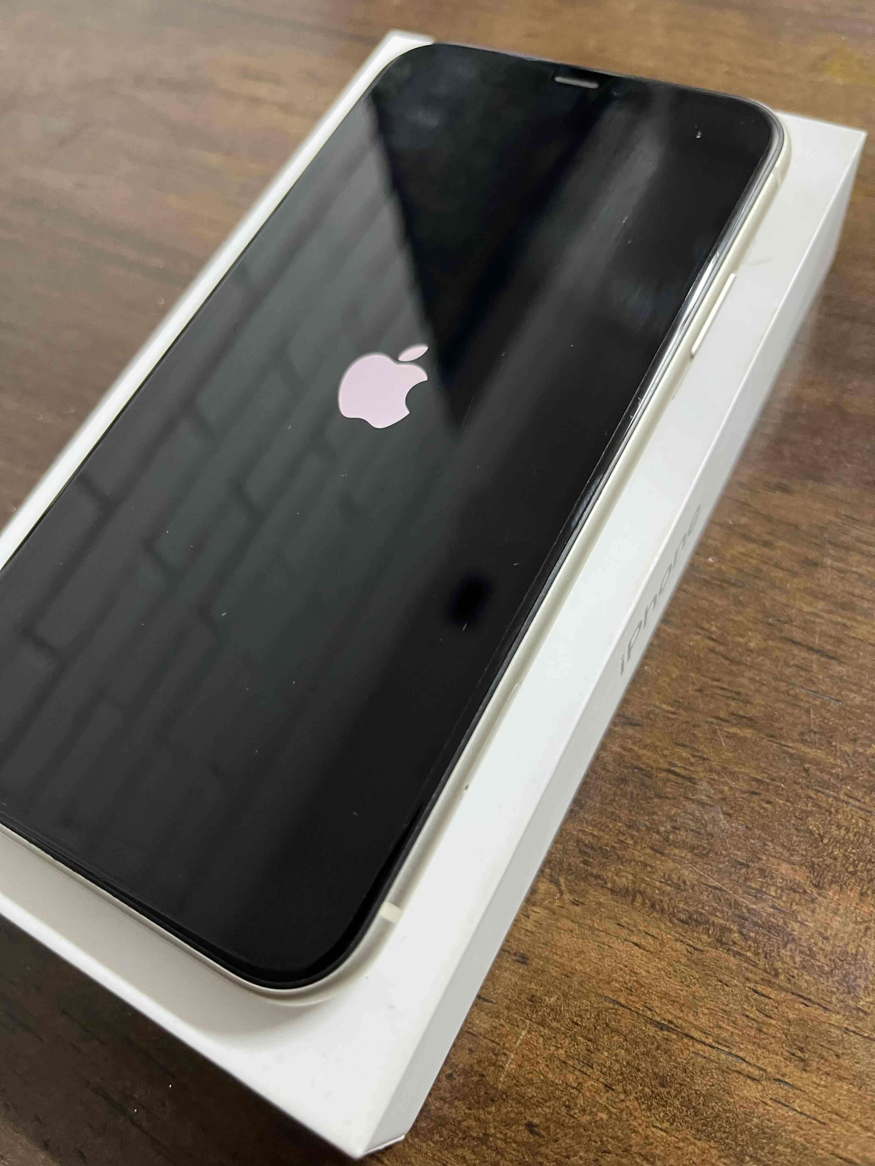 iPhone 11 64GB White en caja - miniatura 4