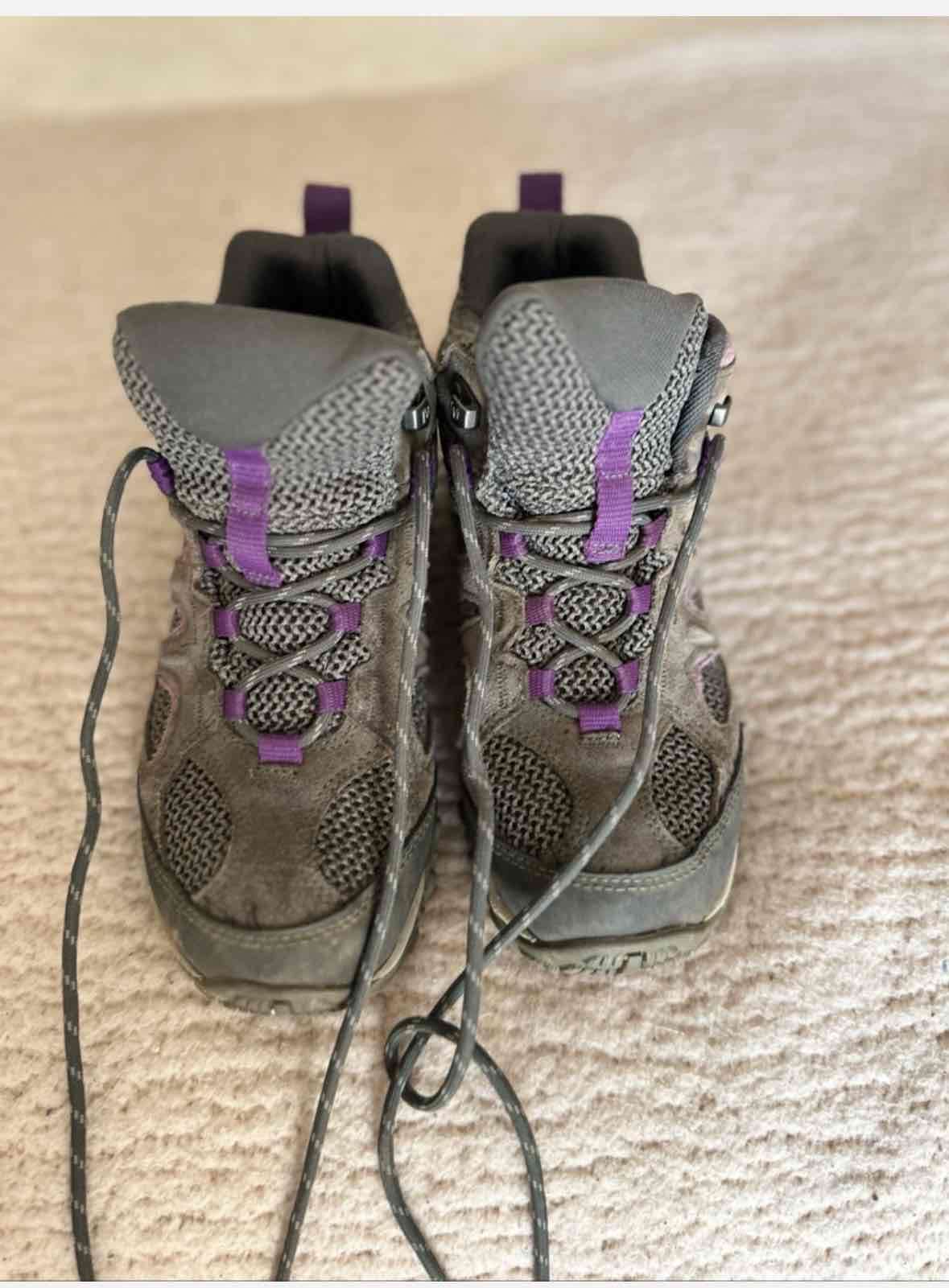 Botas de trekking gris y morado - miniatura 2