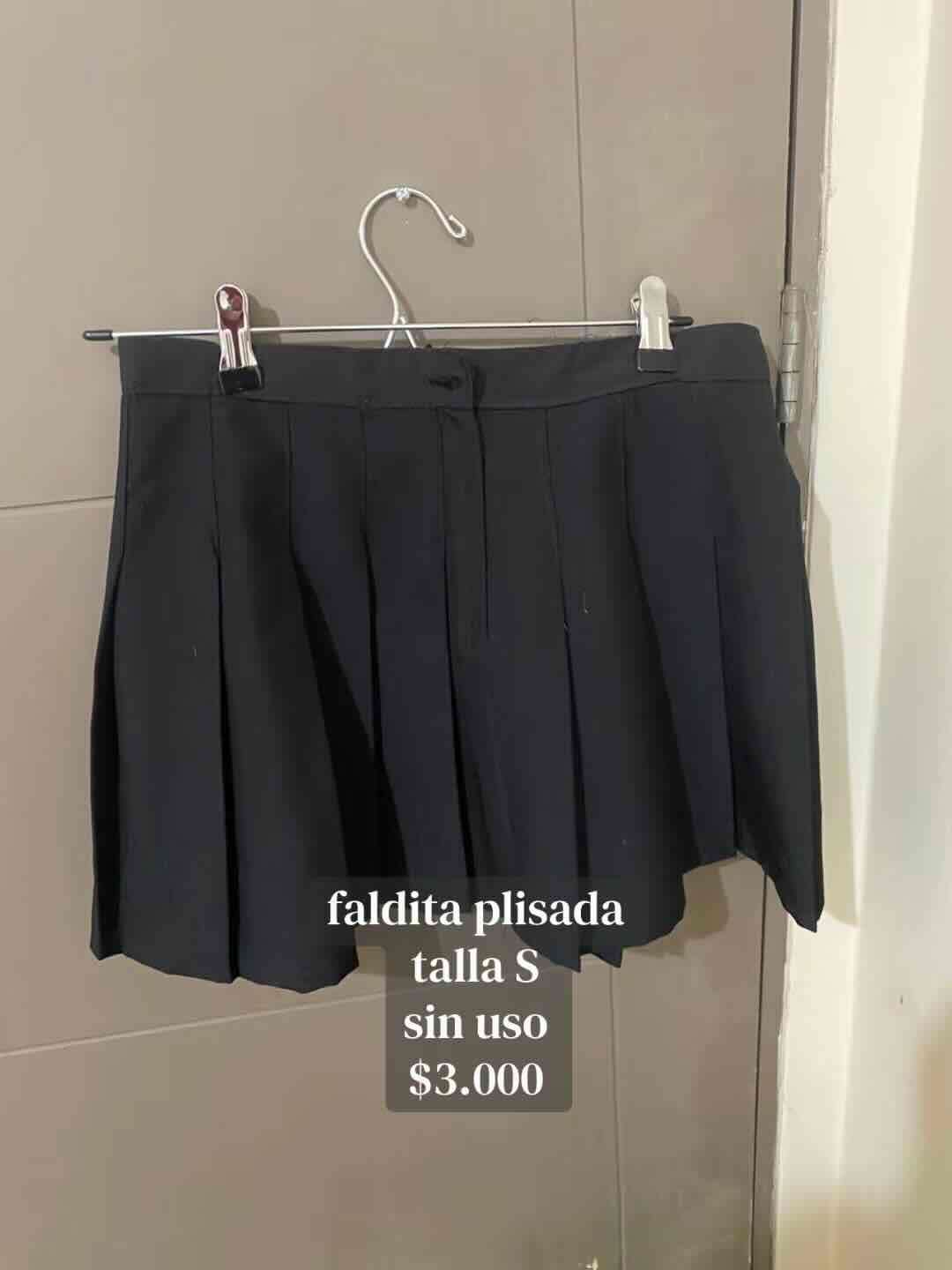 Falda plisada negra talla S