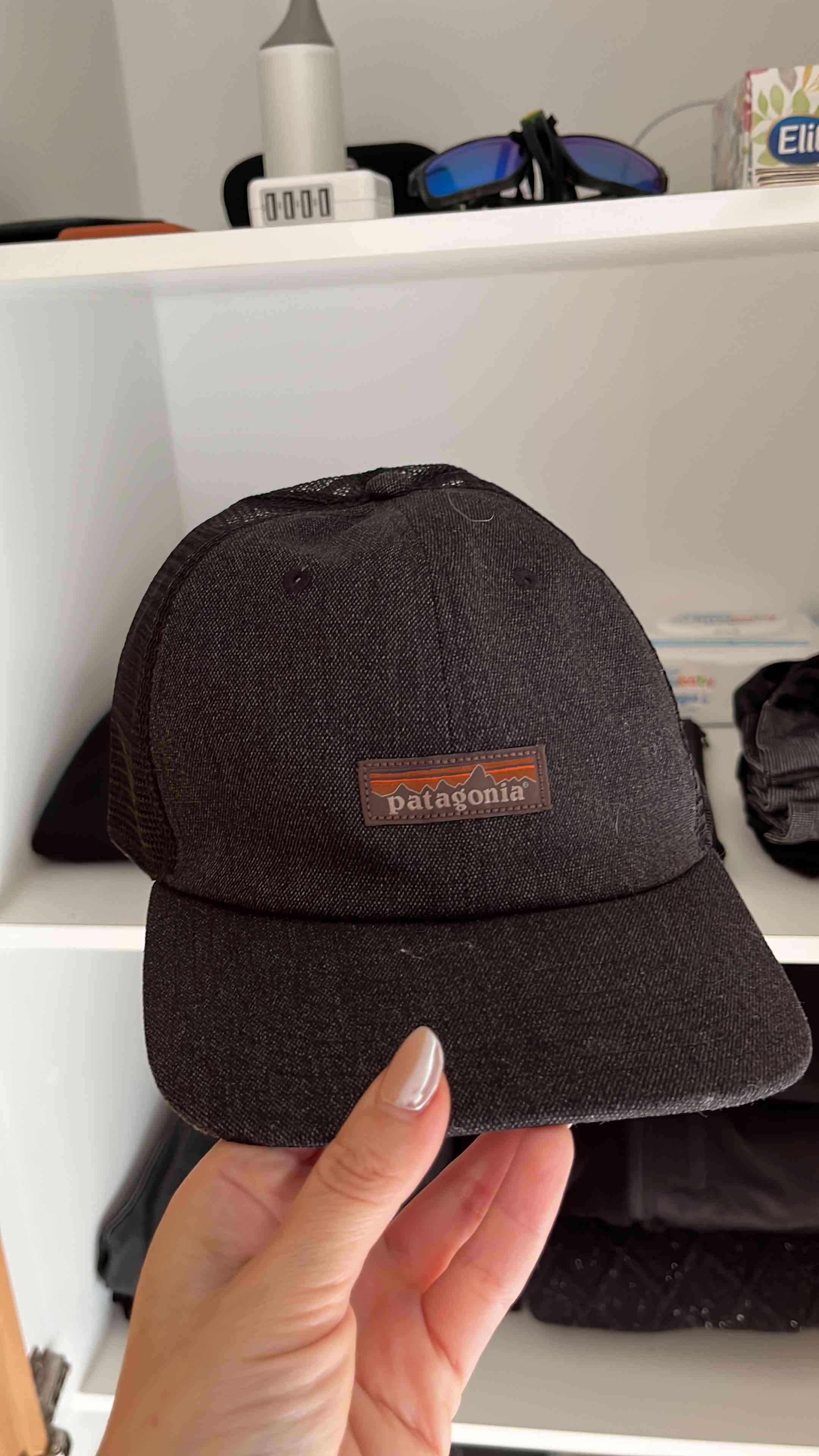 Gorra negra Patagonia - miniatura 1