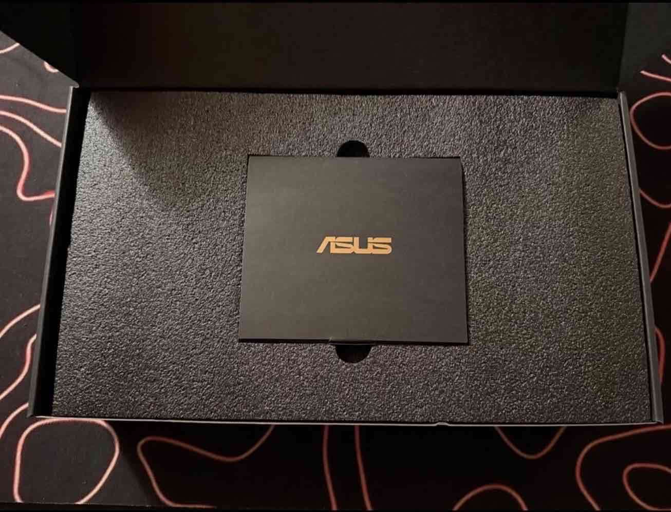 Tarjeta gráfica ASUS RTX 5060 Ti - 3