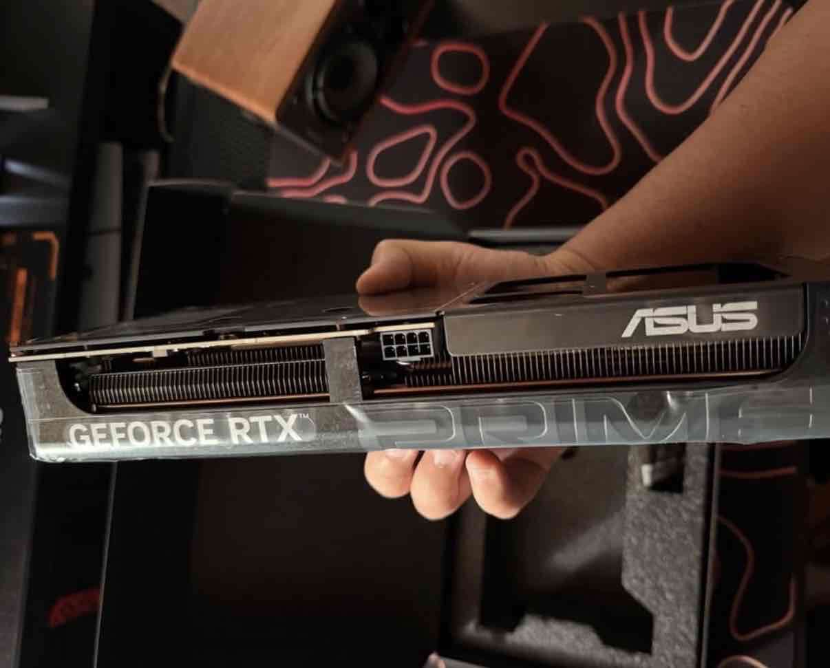 Tarjeta gráfica ASUS RTX 5060 Ti - 5