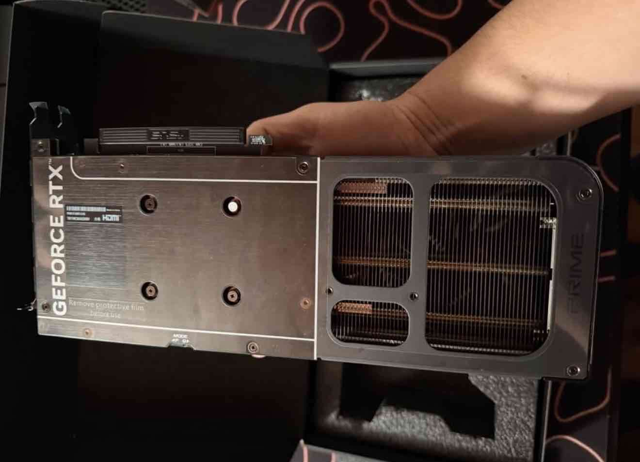 Tarjeta gráfica ASUS RTX 5060 Ti - 6