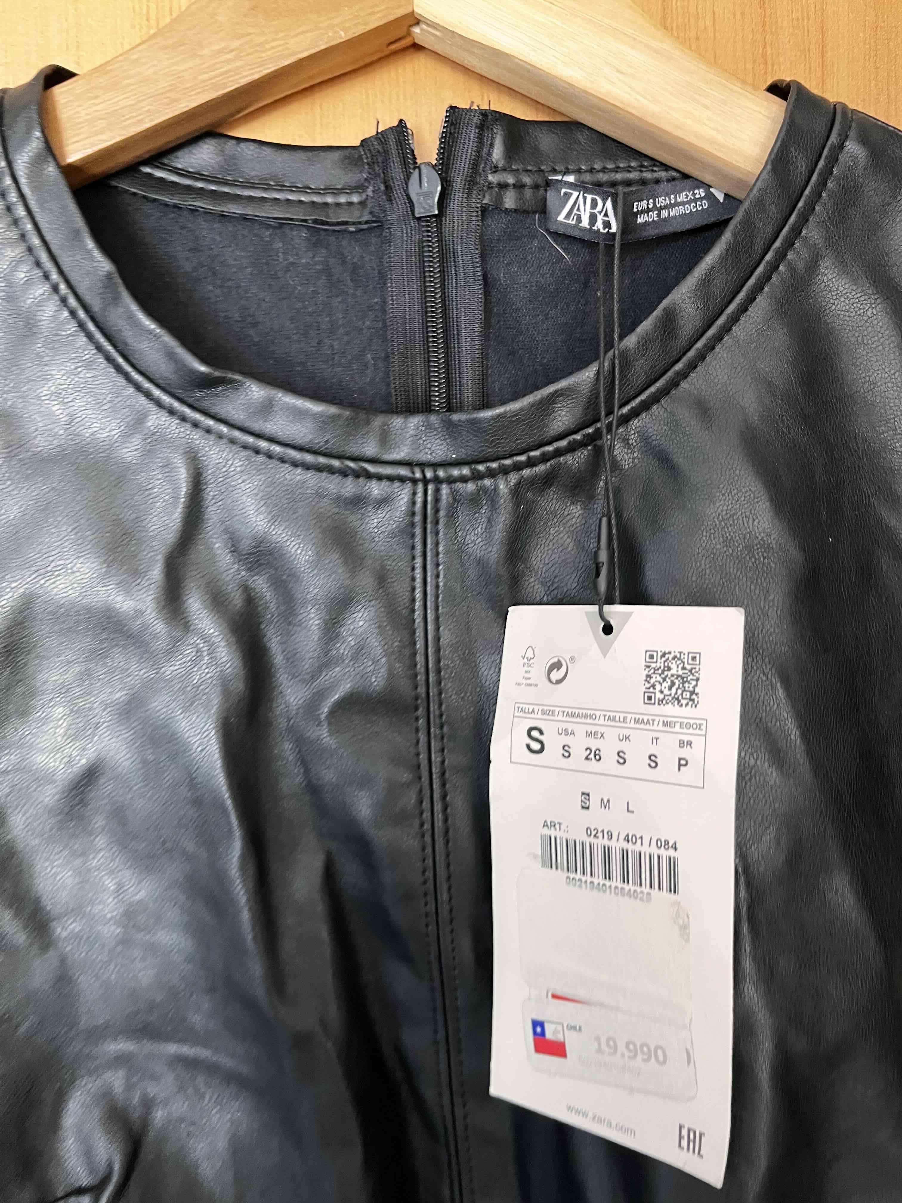 Vestido negro con falda estampada - miniatura 5