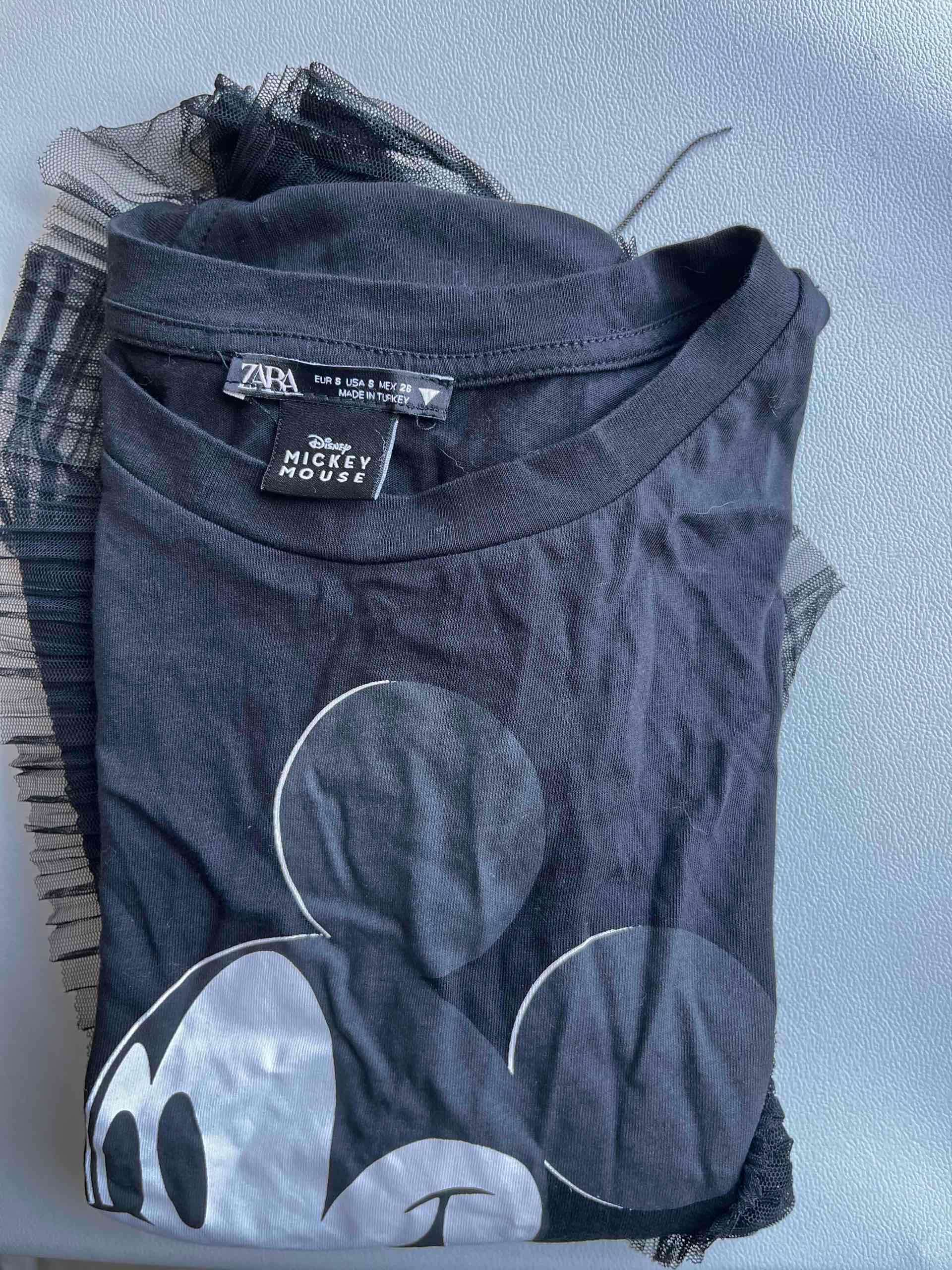 Polera negra con diseño Mickey - 4