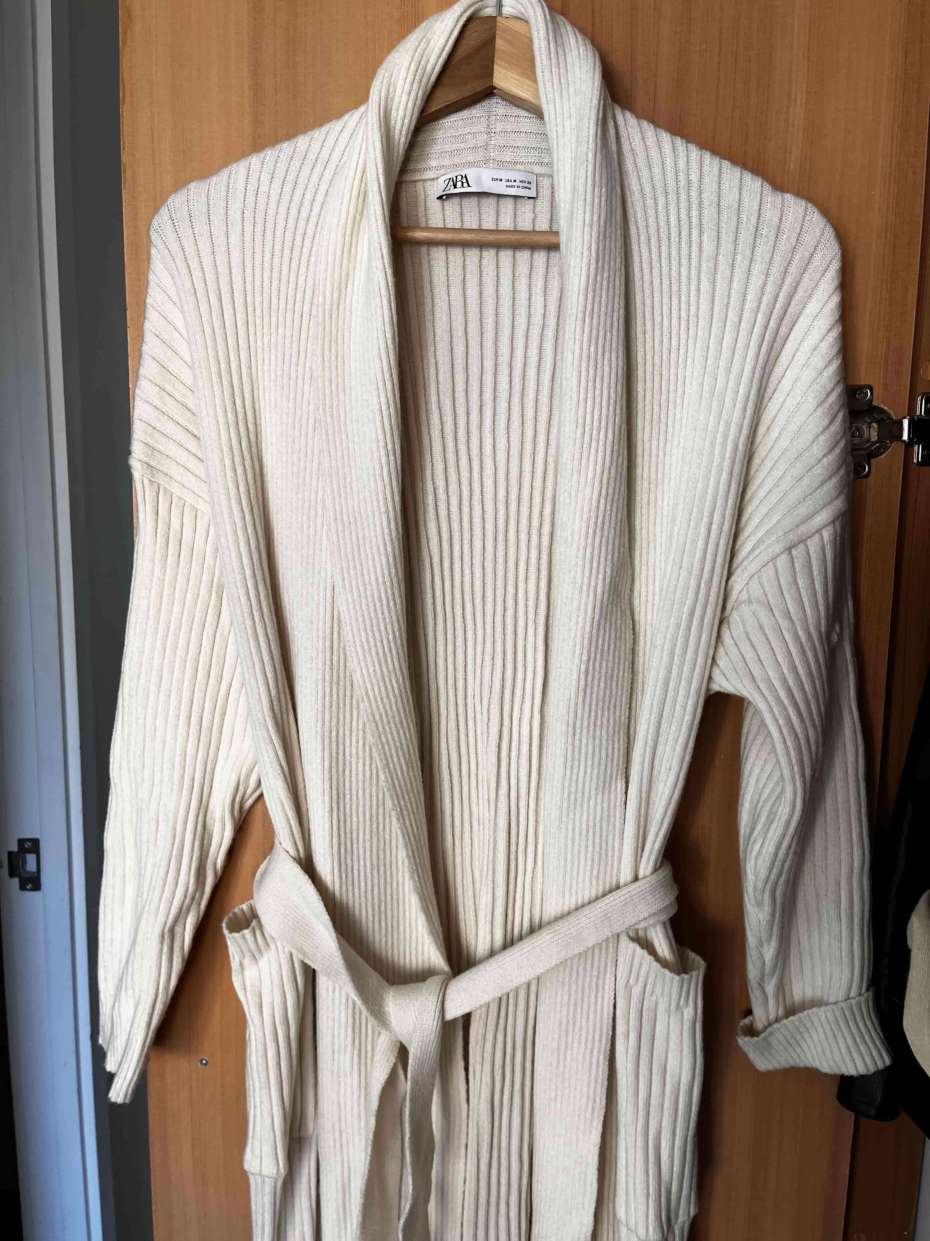 Bata beige de lana Zara - 2