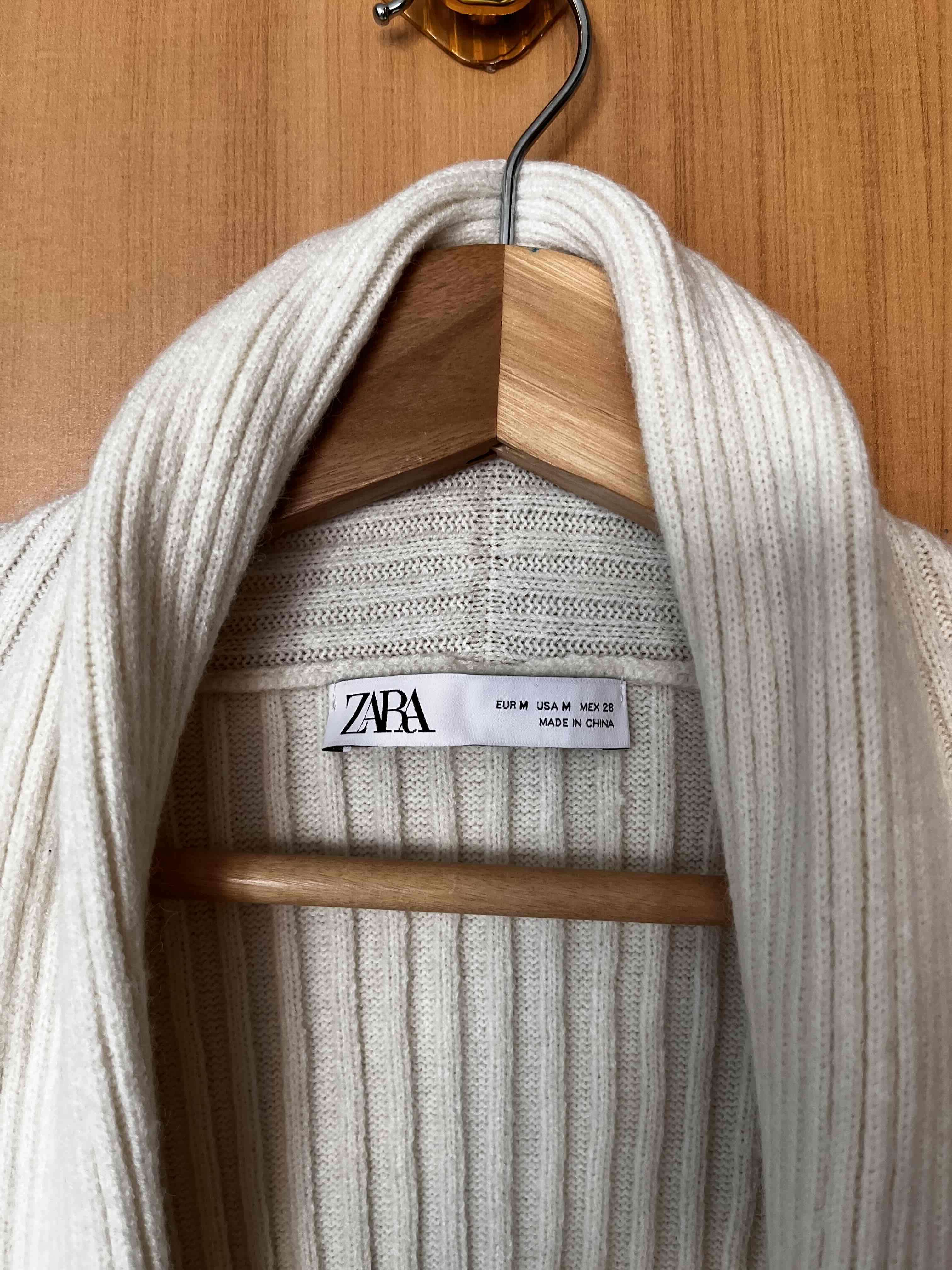 Bata beige de lana Zara - 3