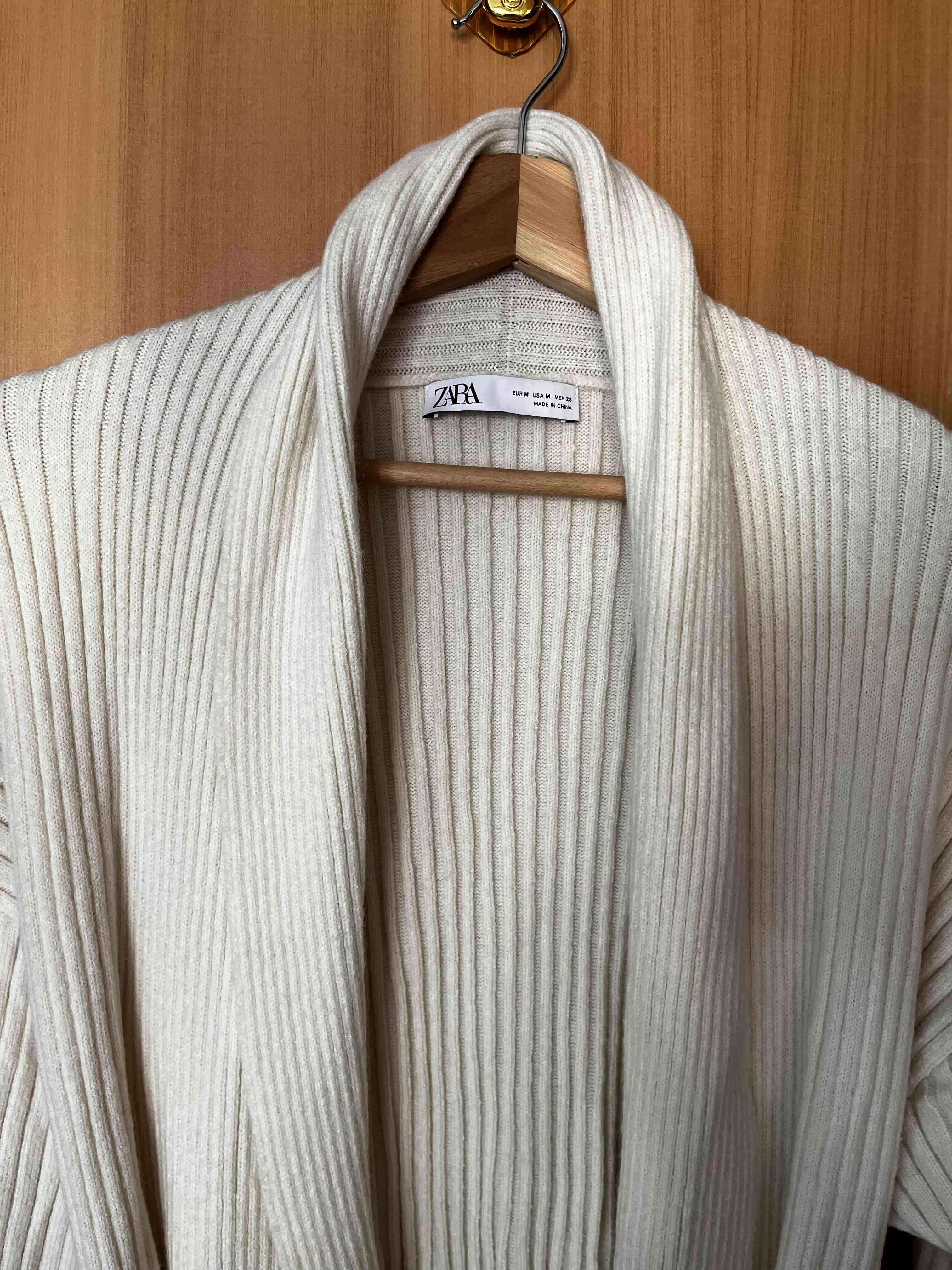 Bata beige de lana Zara - 4