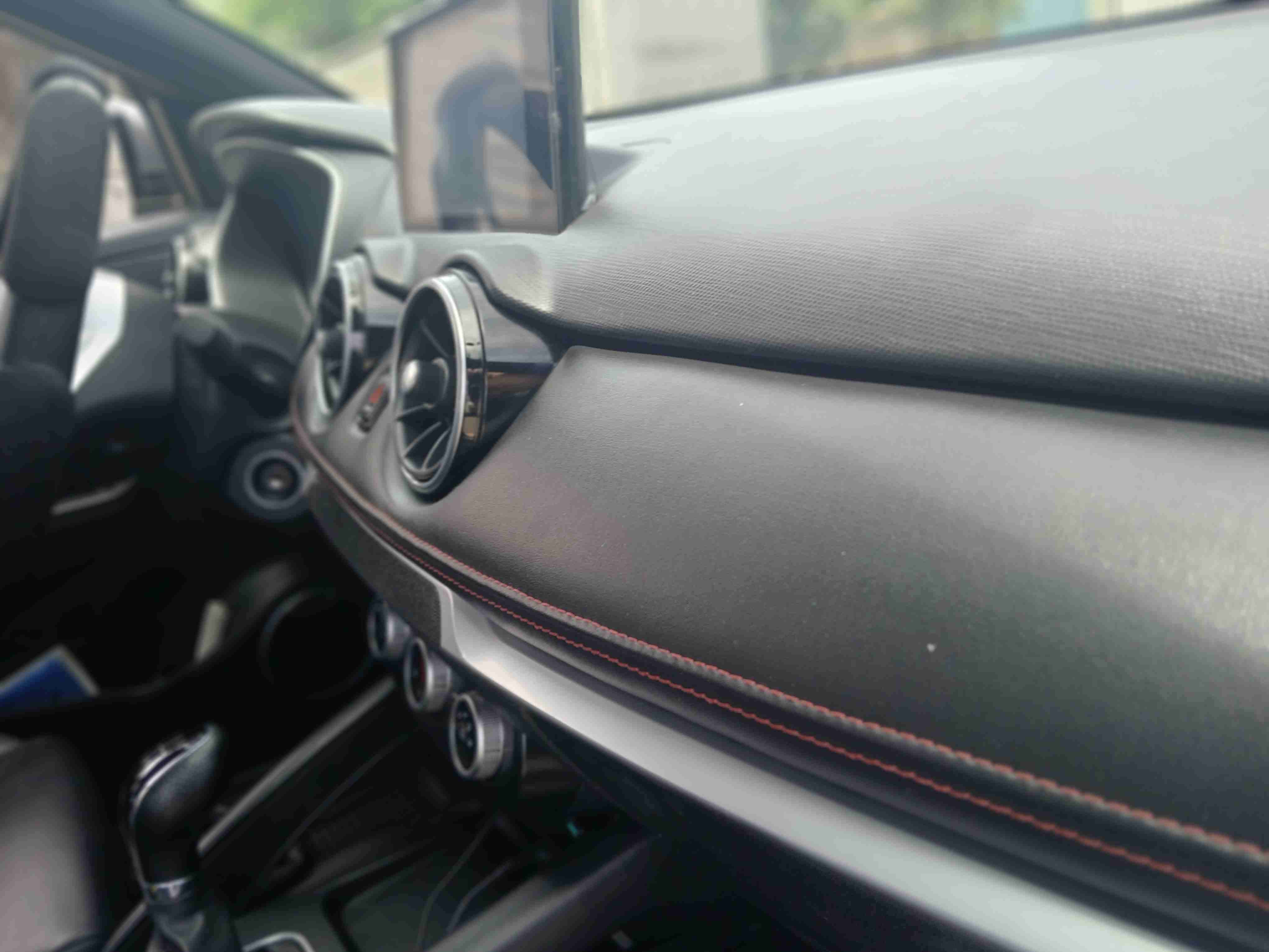 Auto SUV gris en buen estado - 5