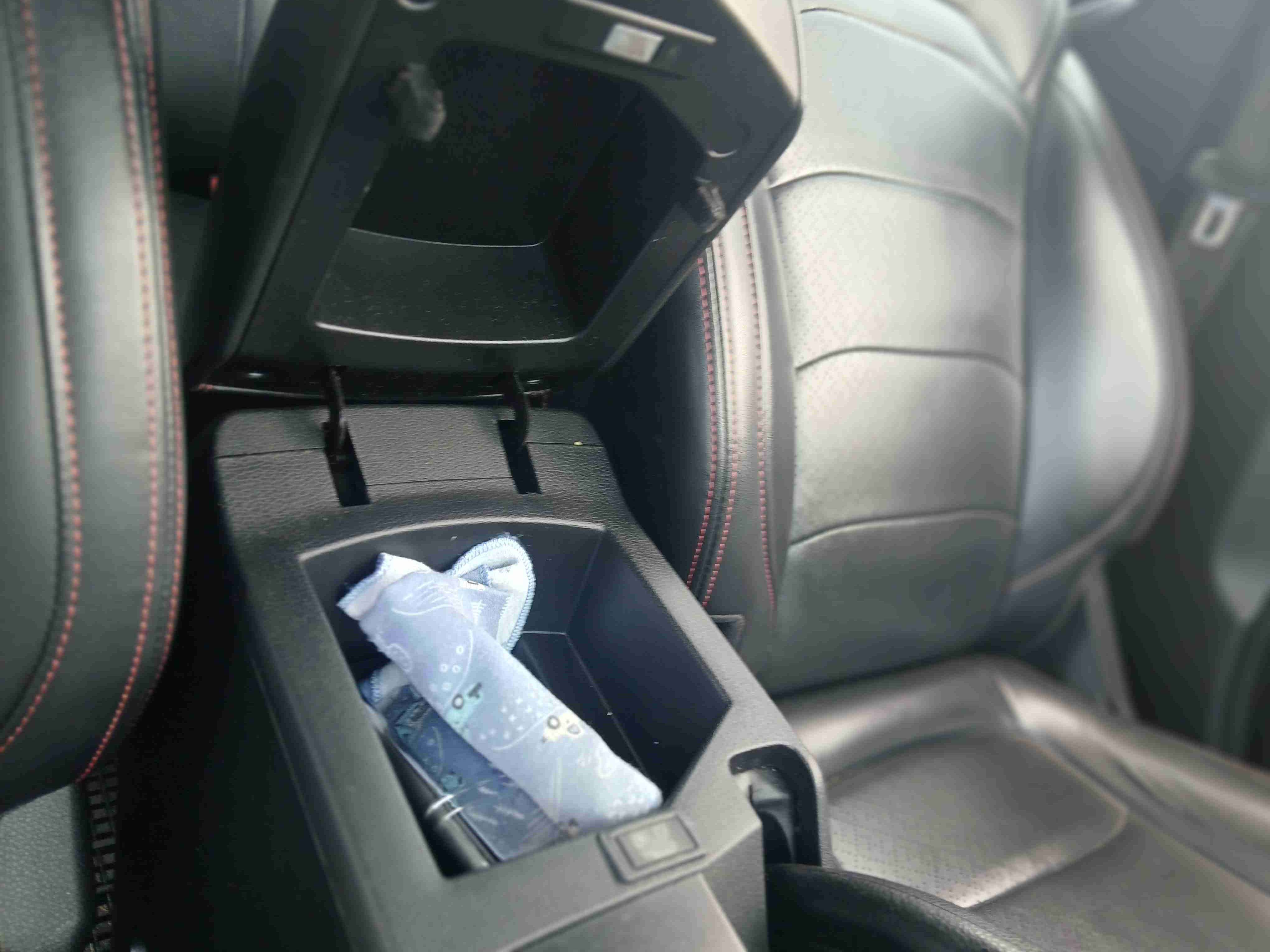 Auto SUV gris en buen estado - 6