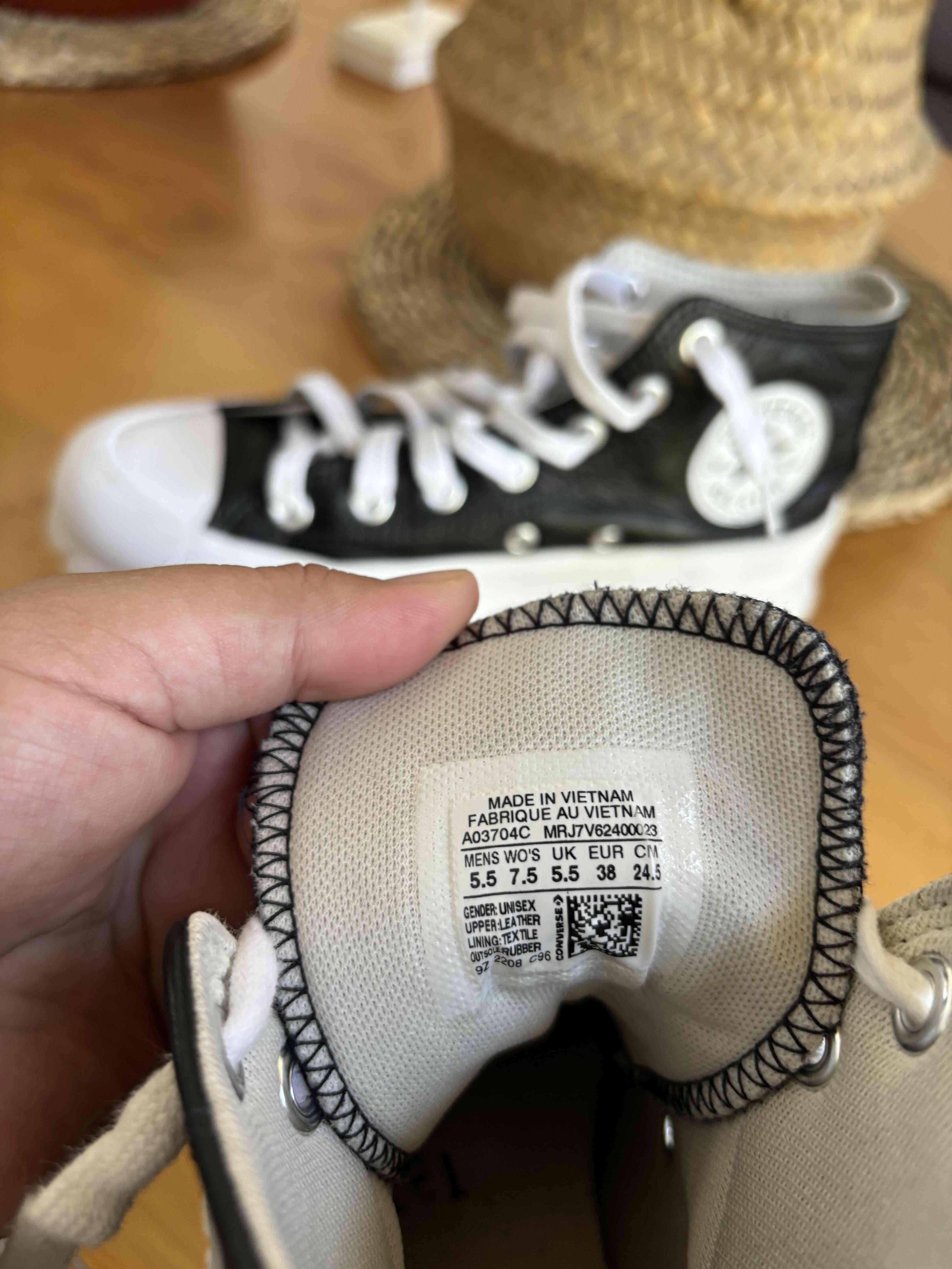 Zapatillas converse negras de cuero - miniatura 4