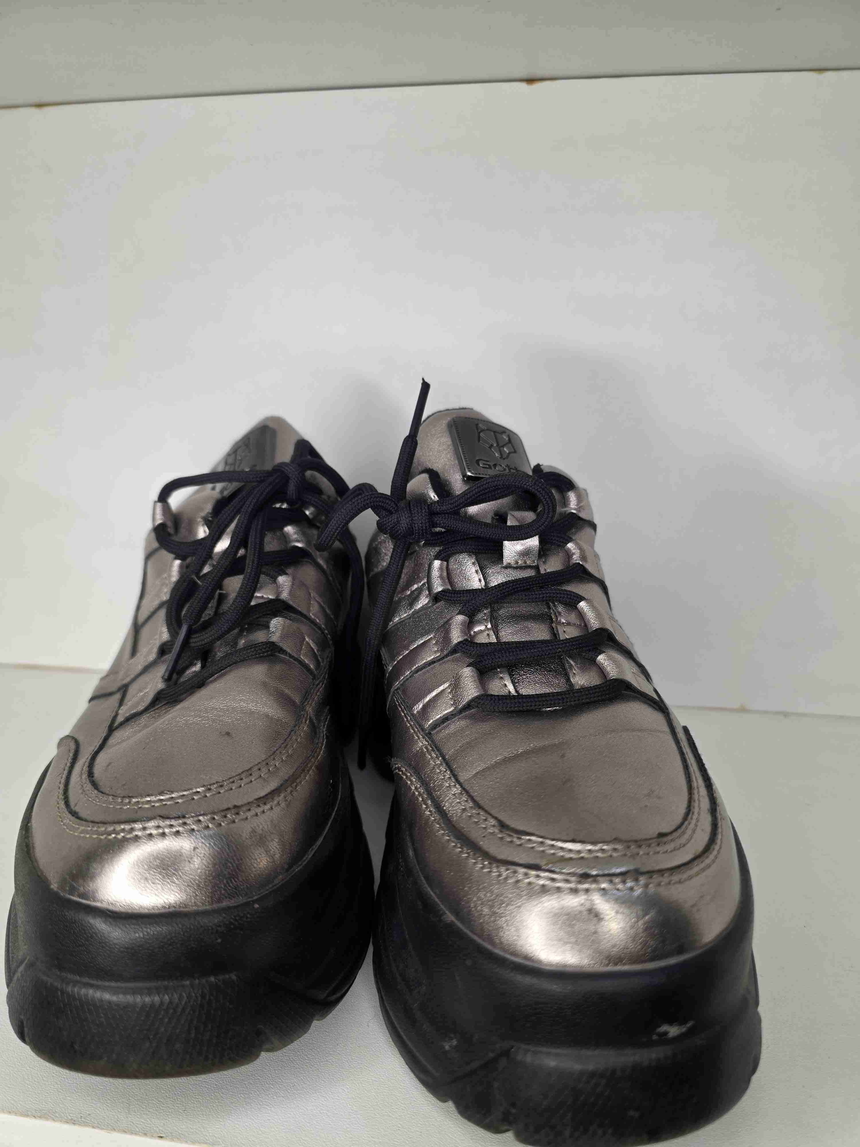 Zapatillas plateadas modernas - miniatura 2