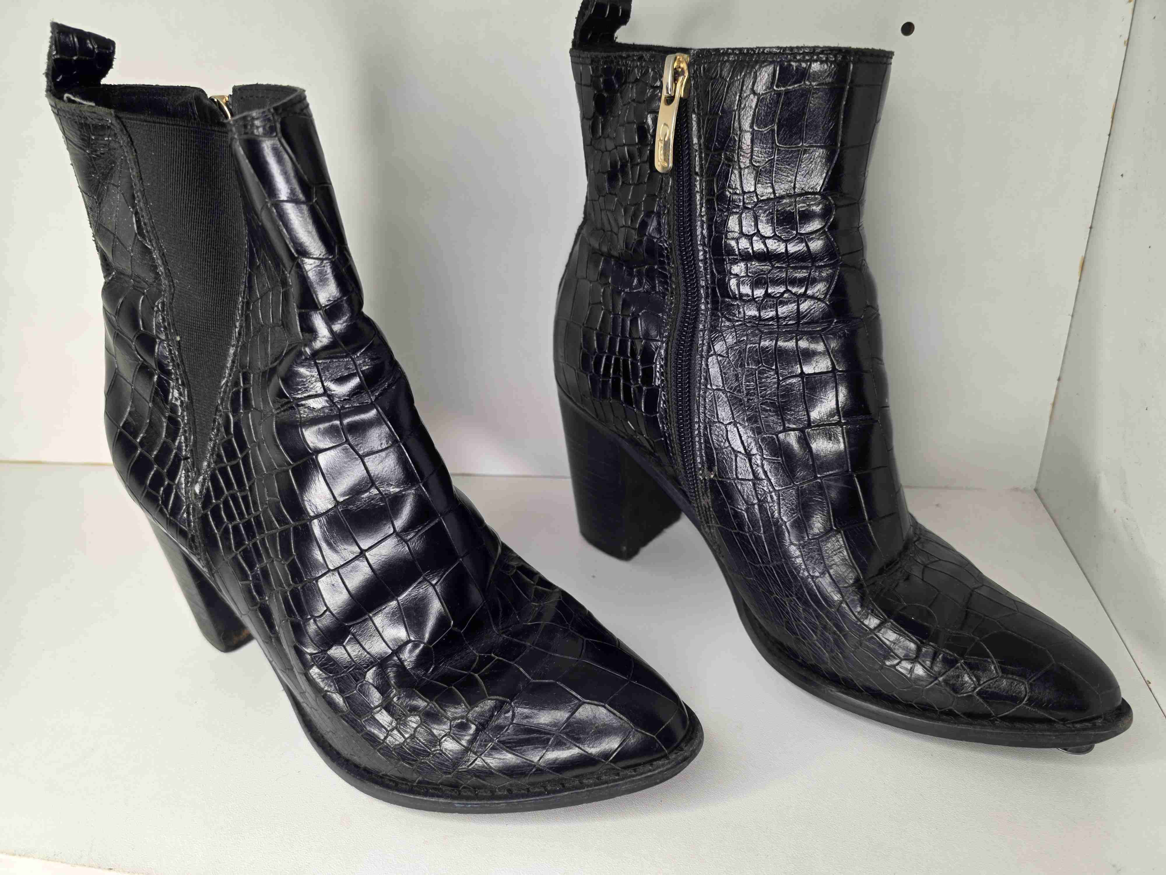 Botines de cuero negro texturizado - miniatura 1