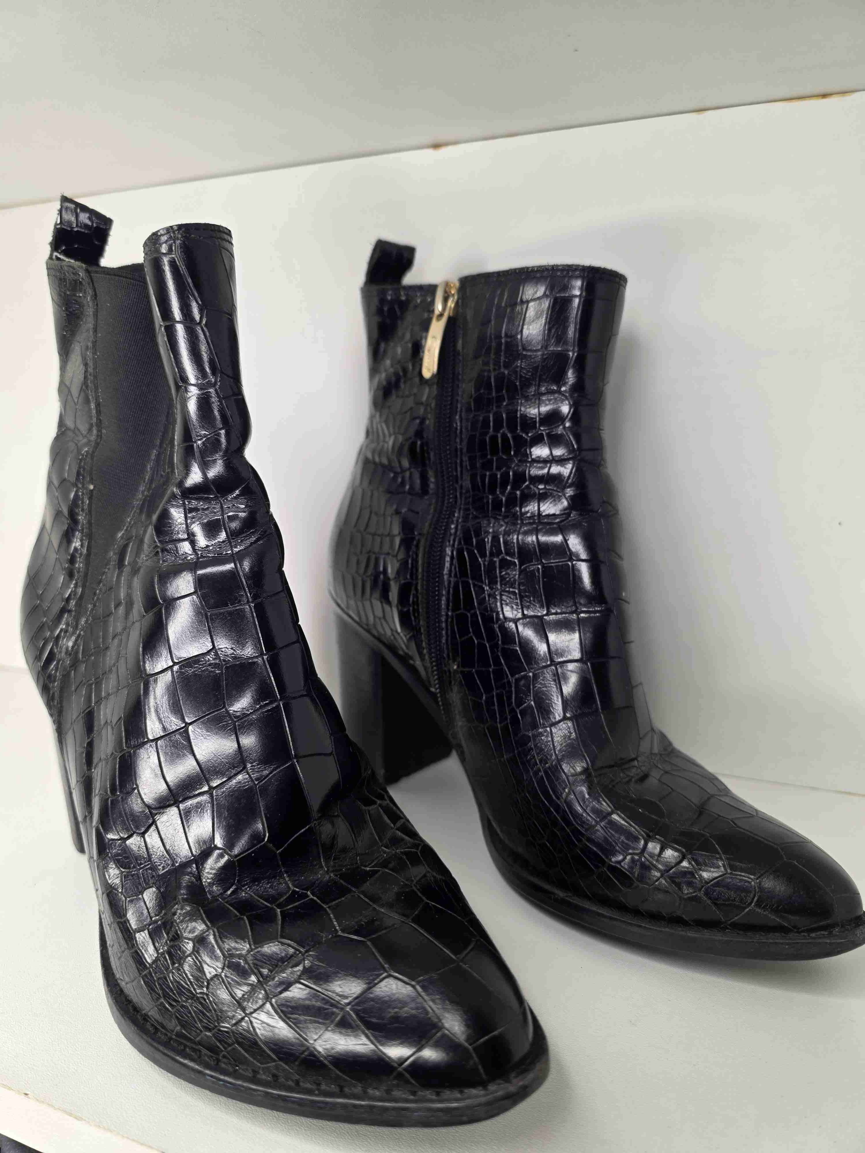 Botines de cuero negro texturizado - miniatura 4