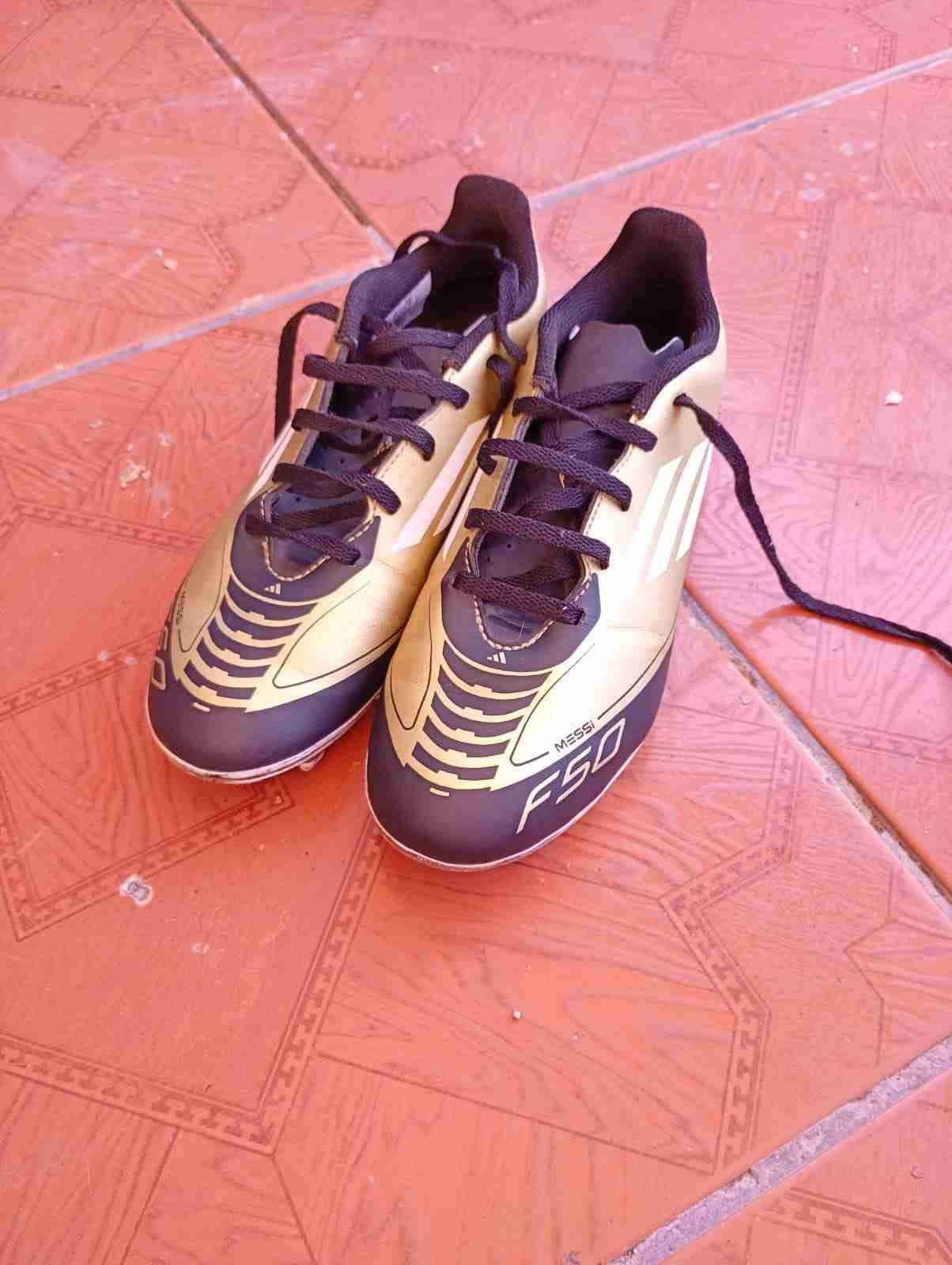 Zapatillas deportivas F50 doradas - miniatura 2