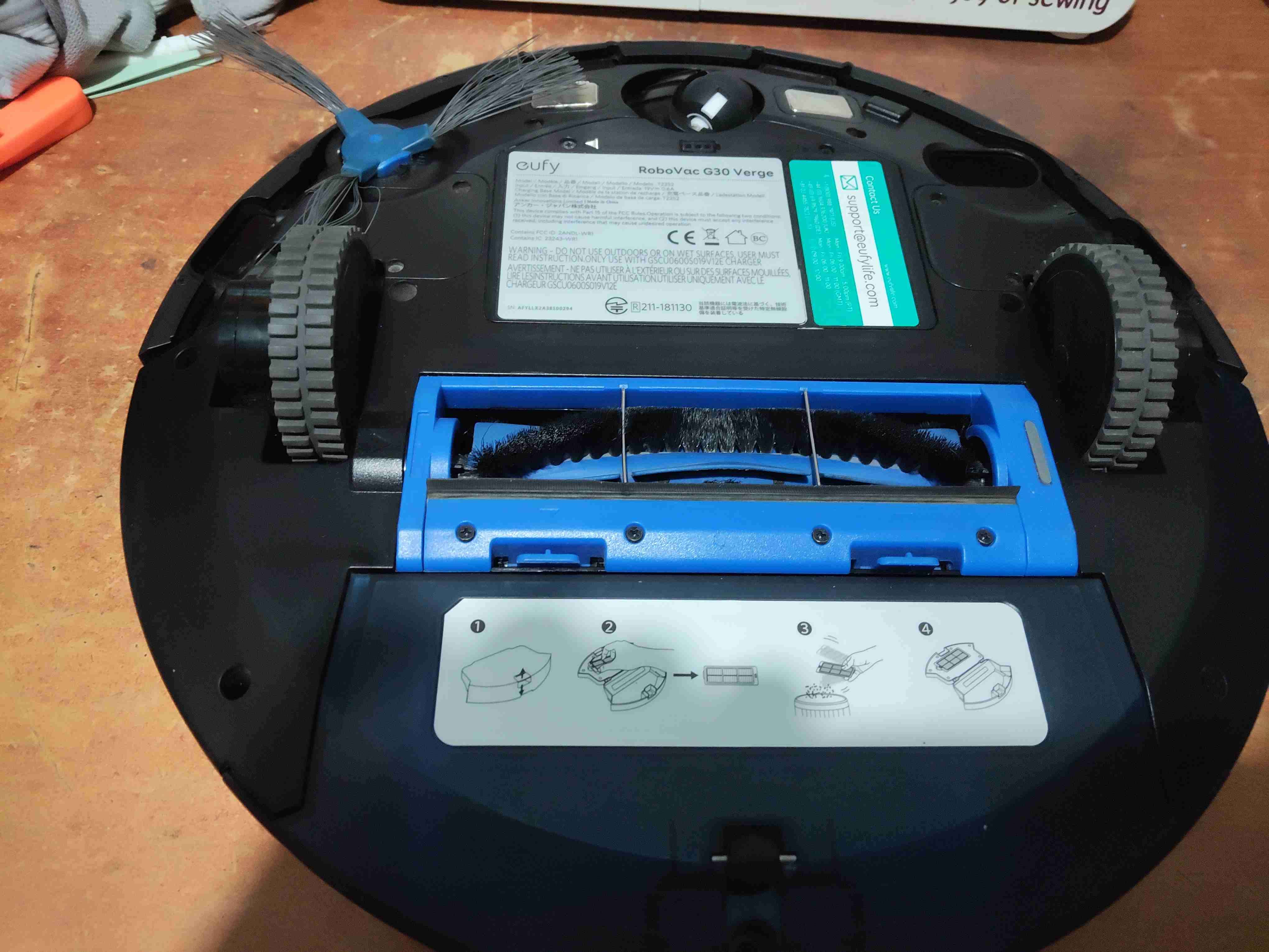 Robot aspirador Eufy RoboVac - 1