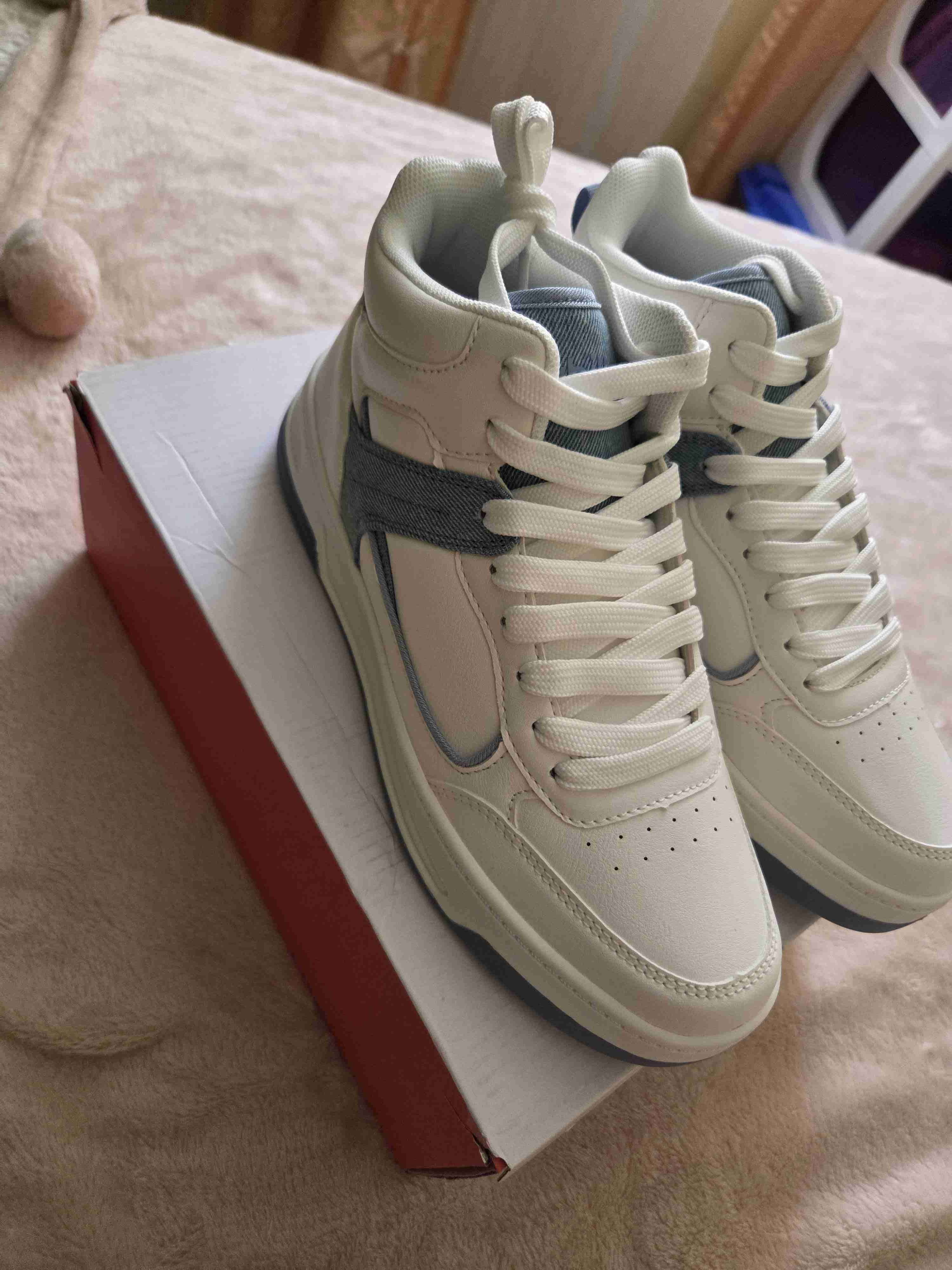 Zapatillas altas blancas NUEVAS - miniatura 1