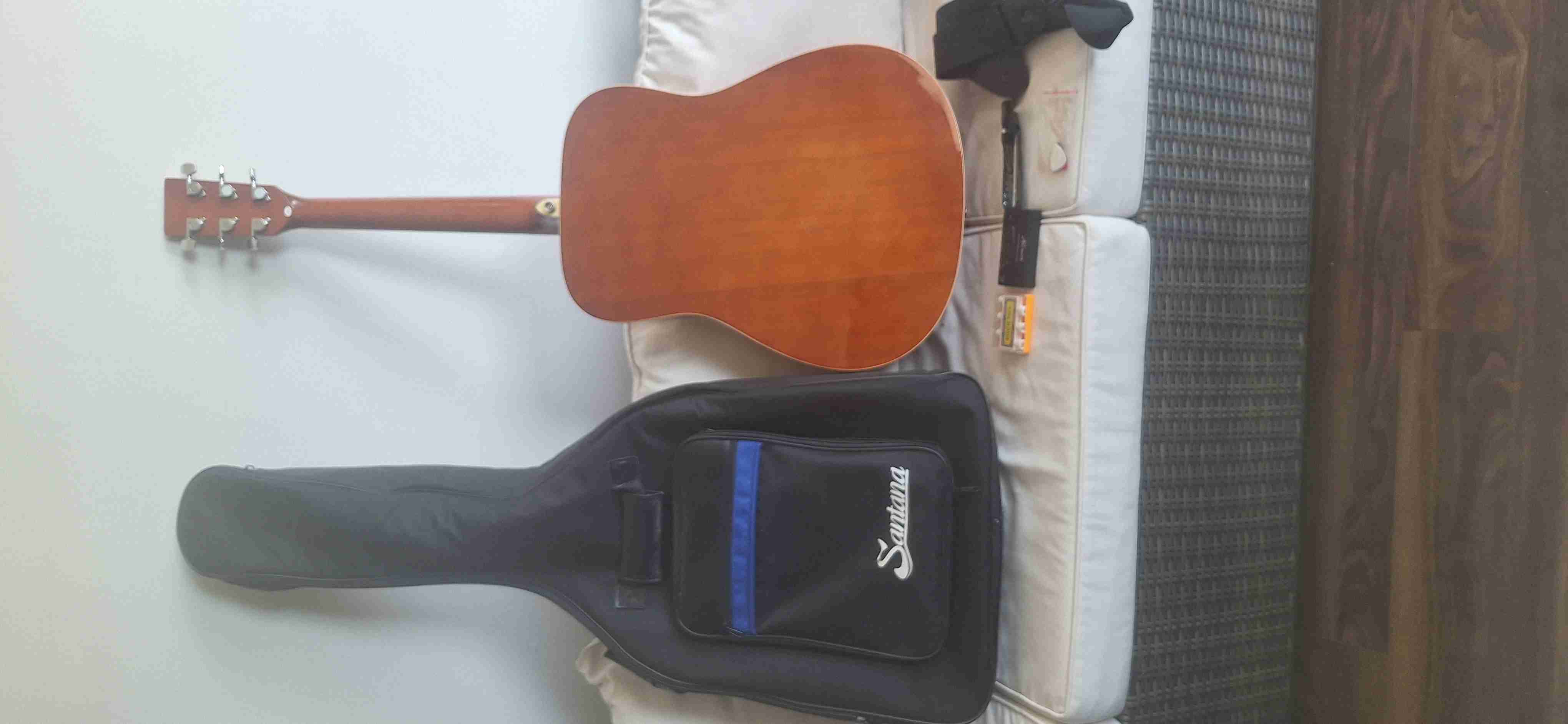 Guitarra acústica Santana con funda - miniatura 2