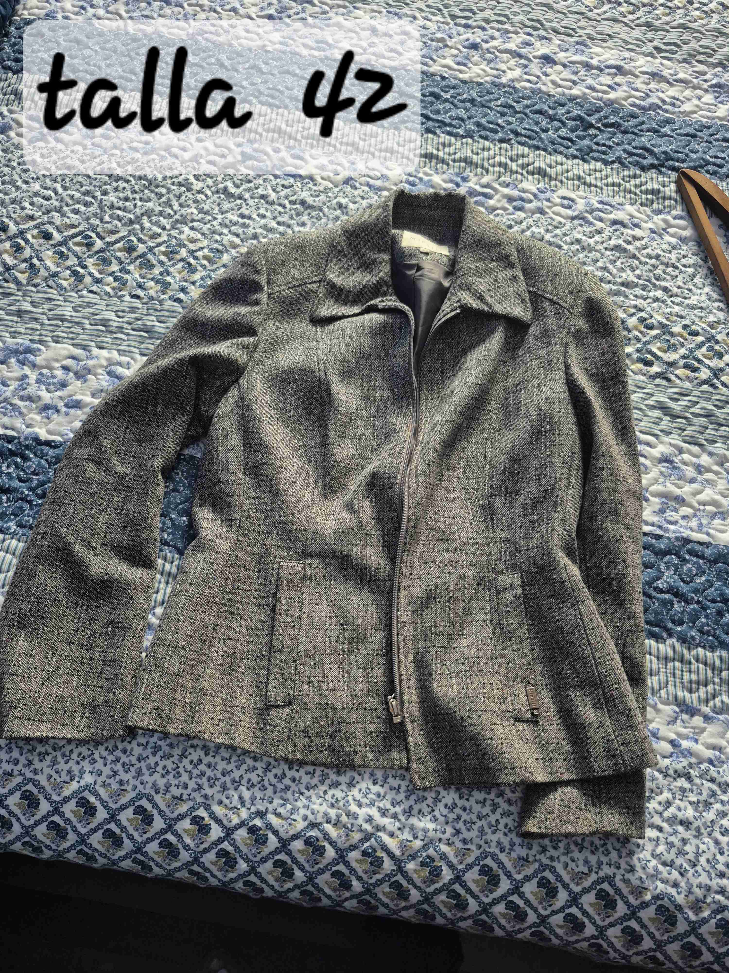 Chaqueta gris talla 42