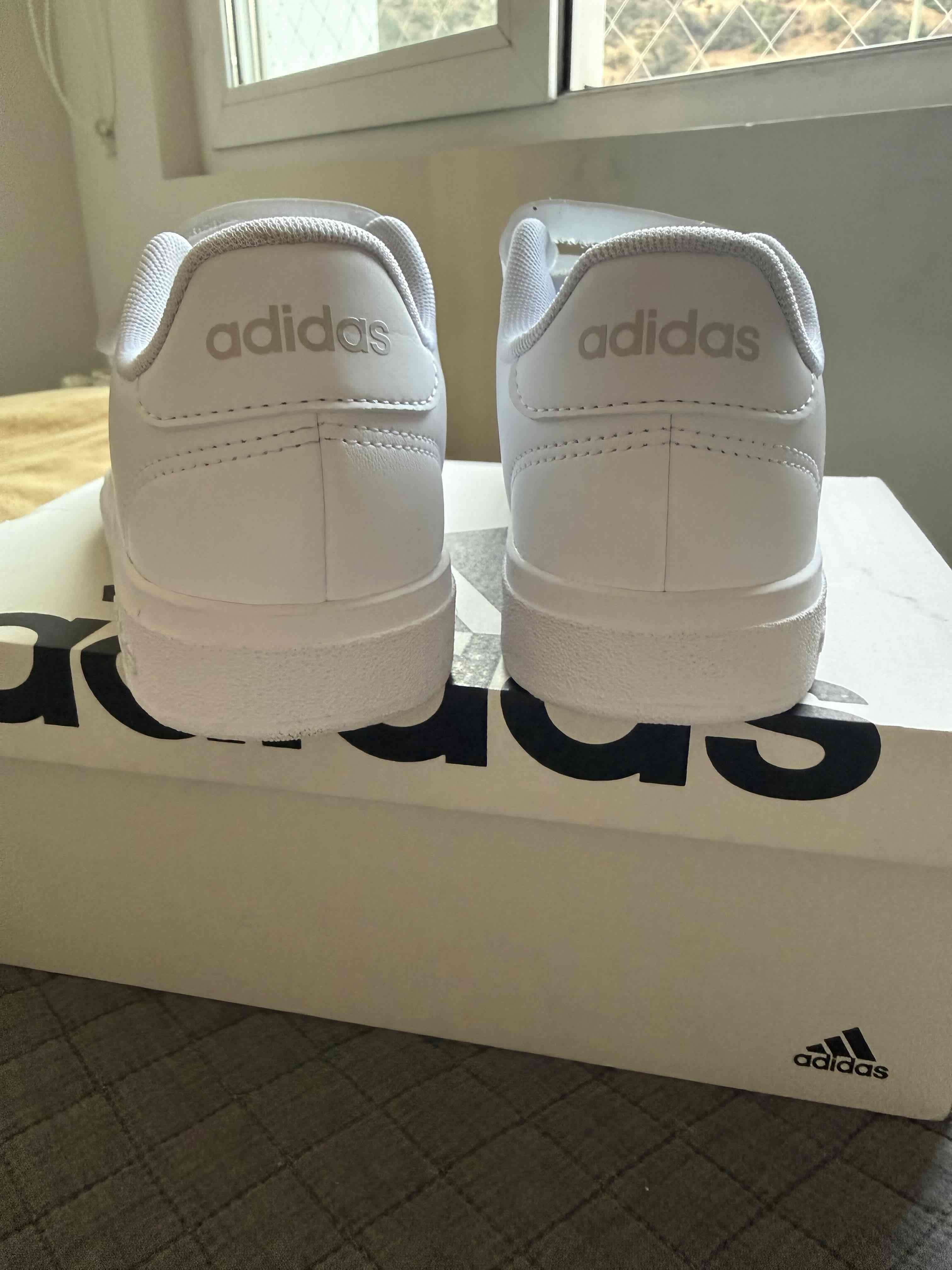 Zapatillas Adidas blancas niño nuevas - miniatura 6