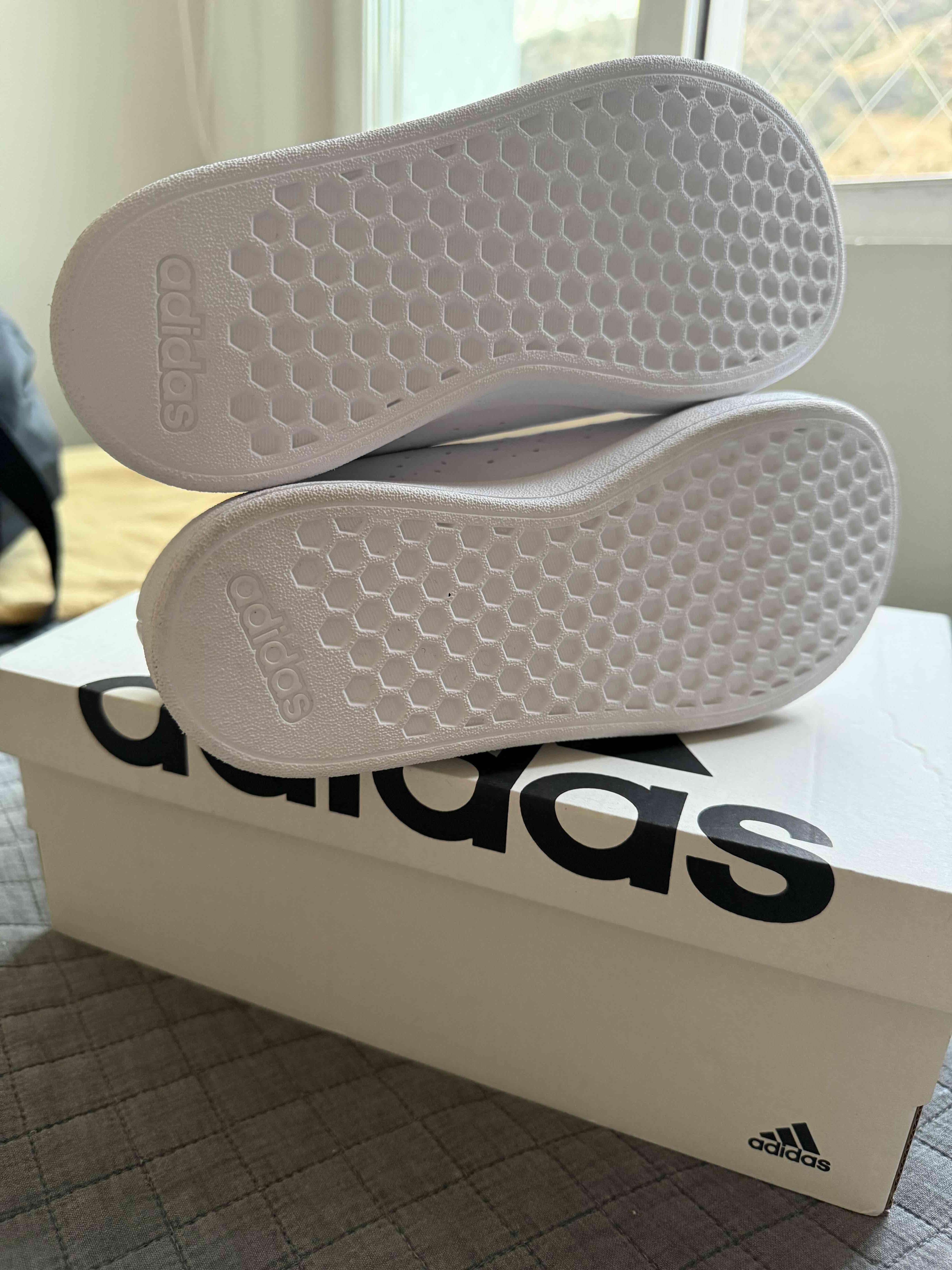 Zapatillas Adidas blancas niño nuevas - miniatura 7