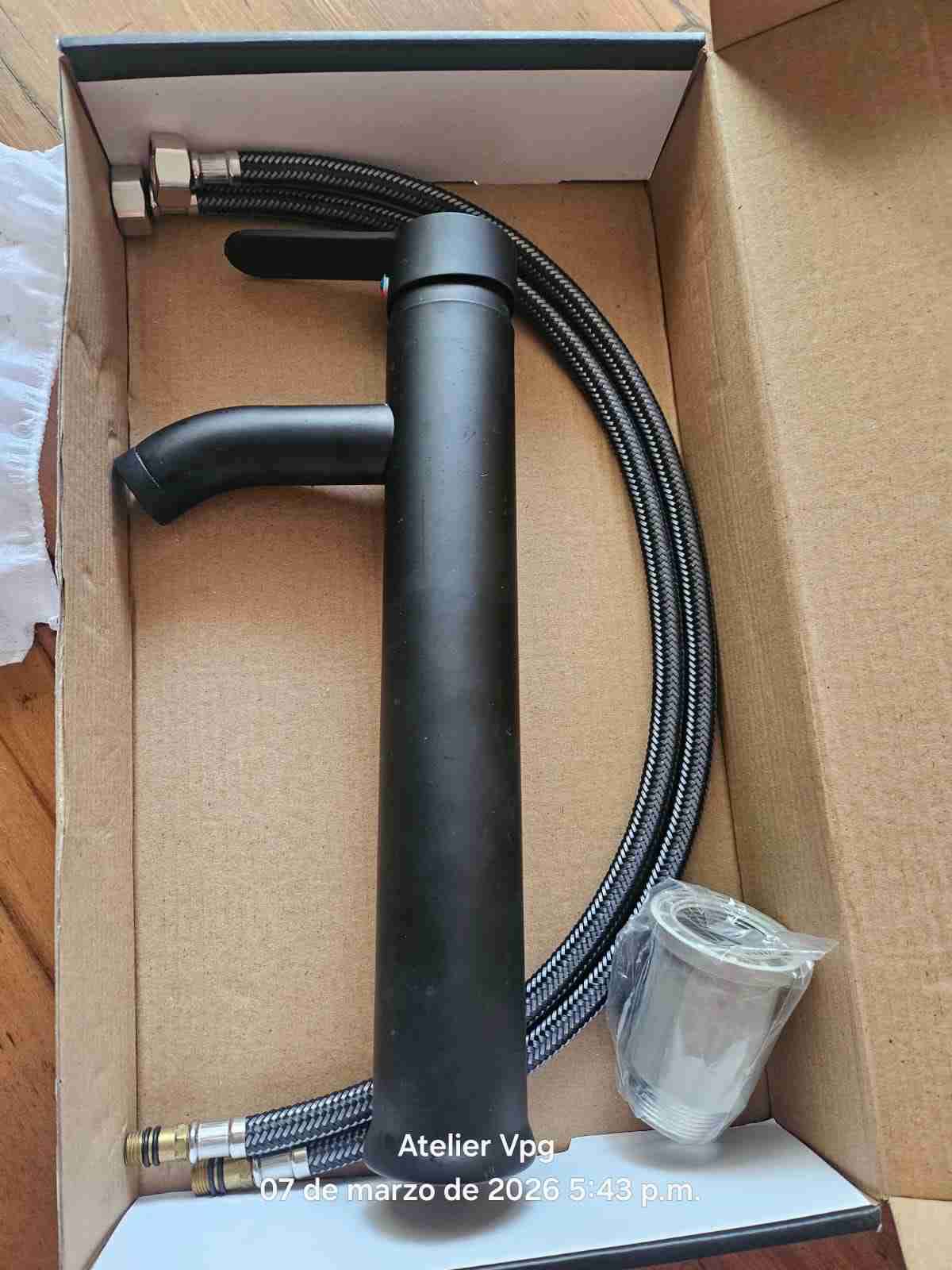 Grifería monomando negra mate - miniatura 1