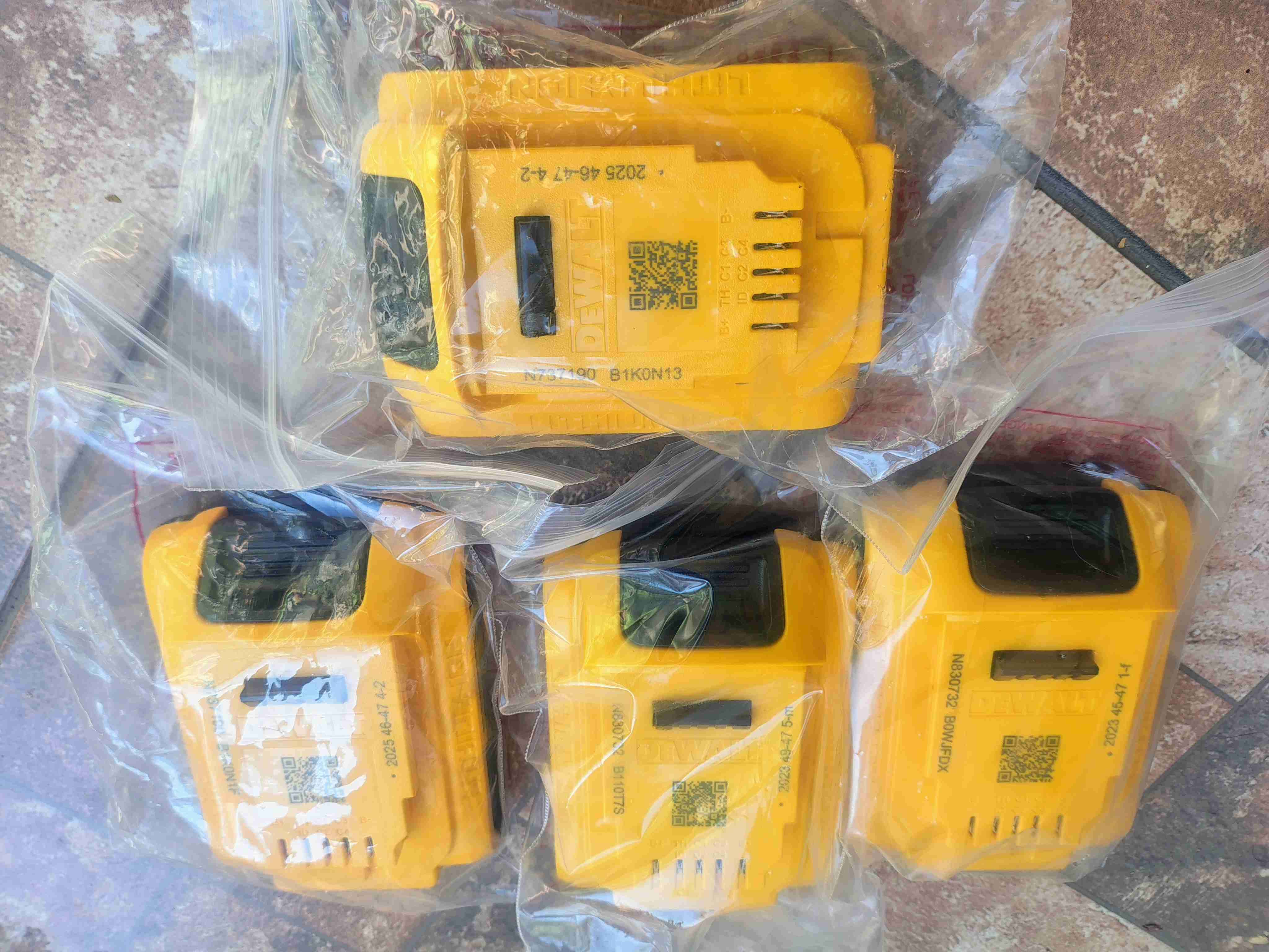 Baterías DeWalt 20V nuevas - miniatura 2