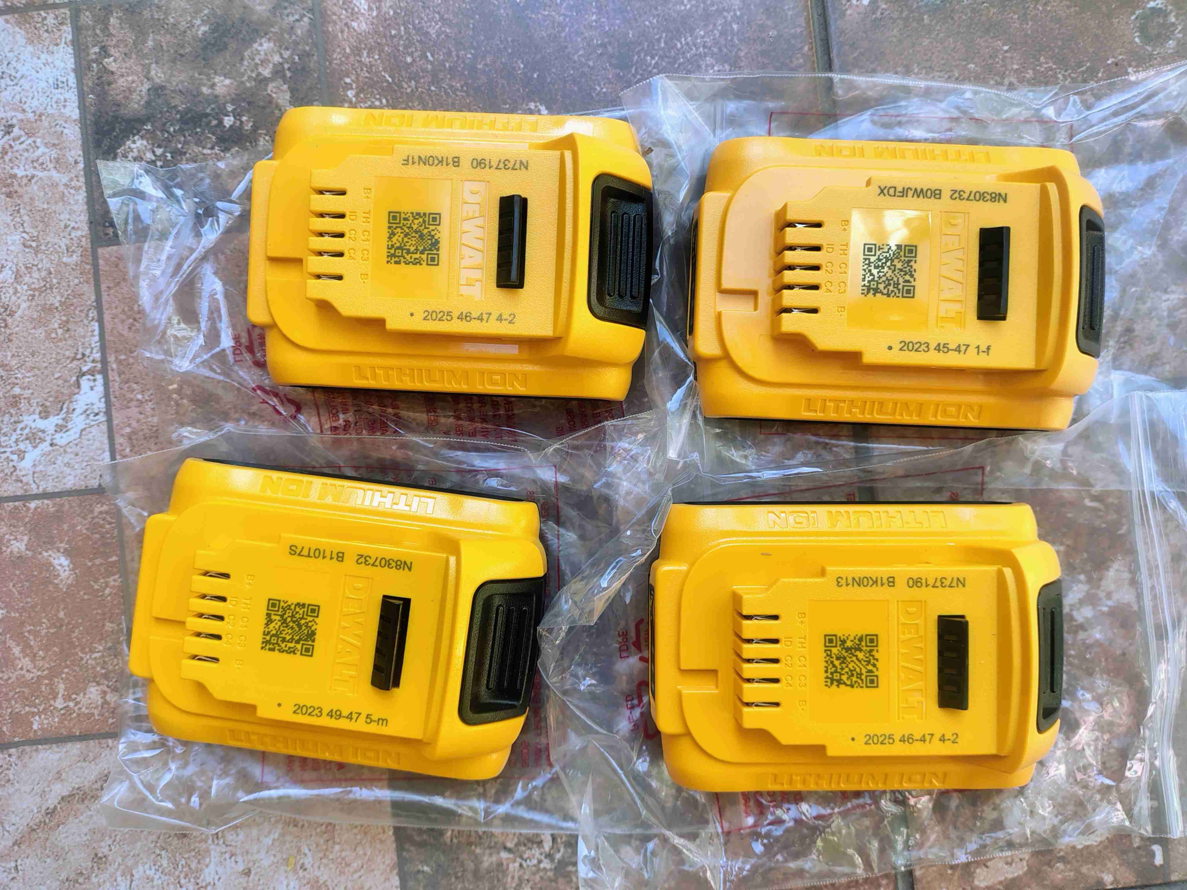 Baterías DeWalt 20V nuevas - miniatura 4