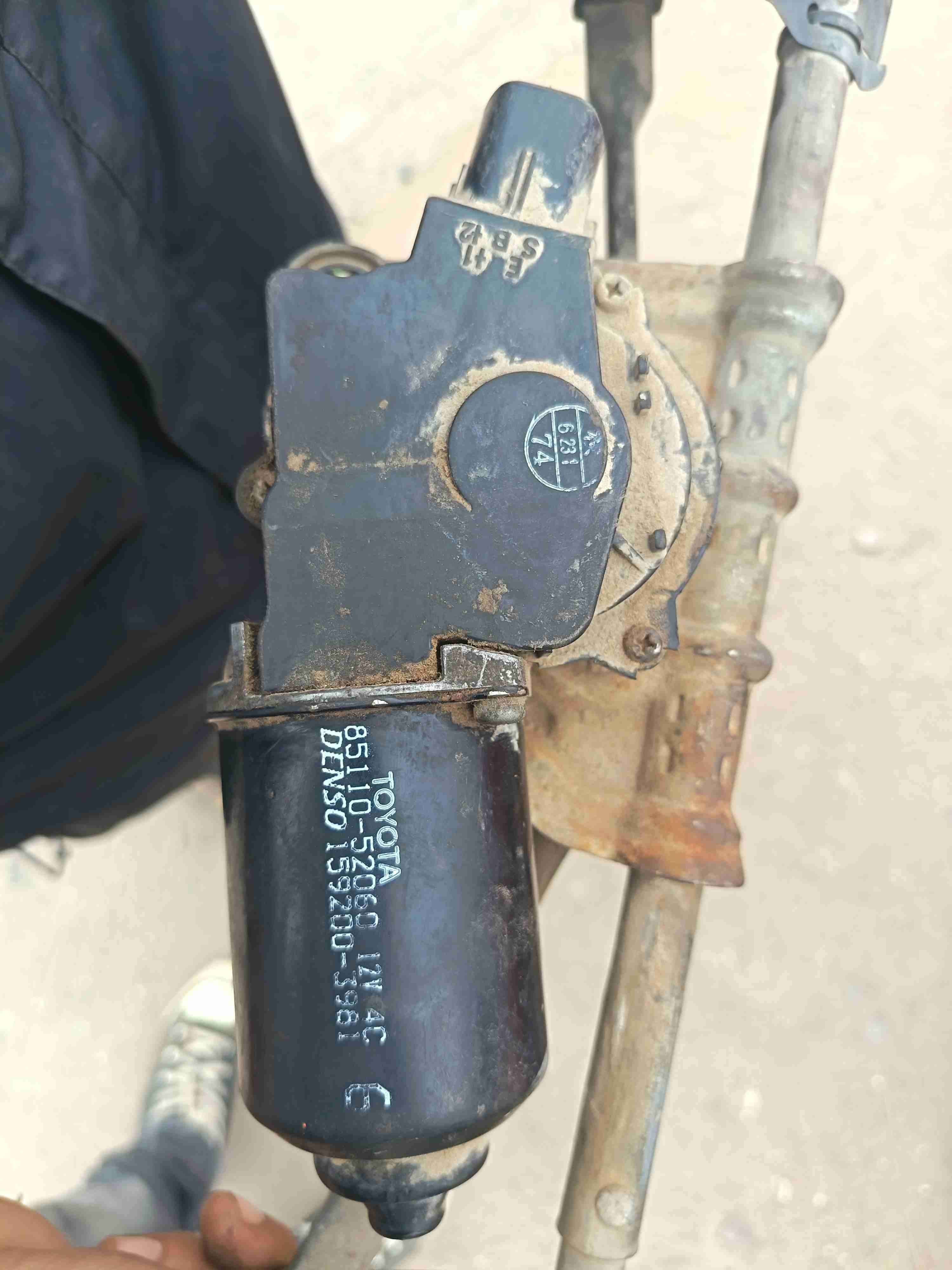 Motor eléctrico Toyota usado - miniatura 1