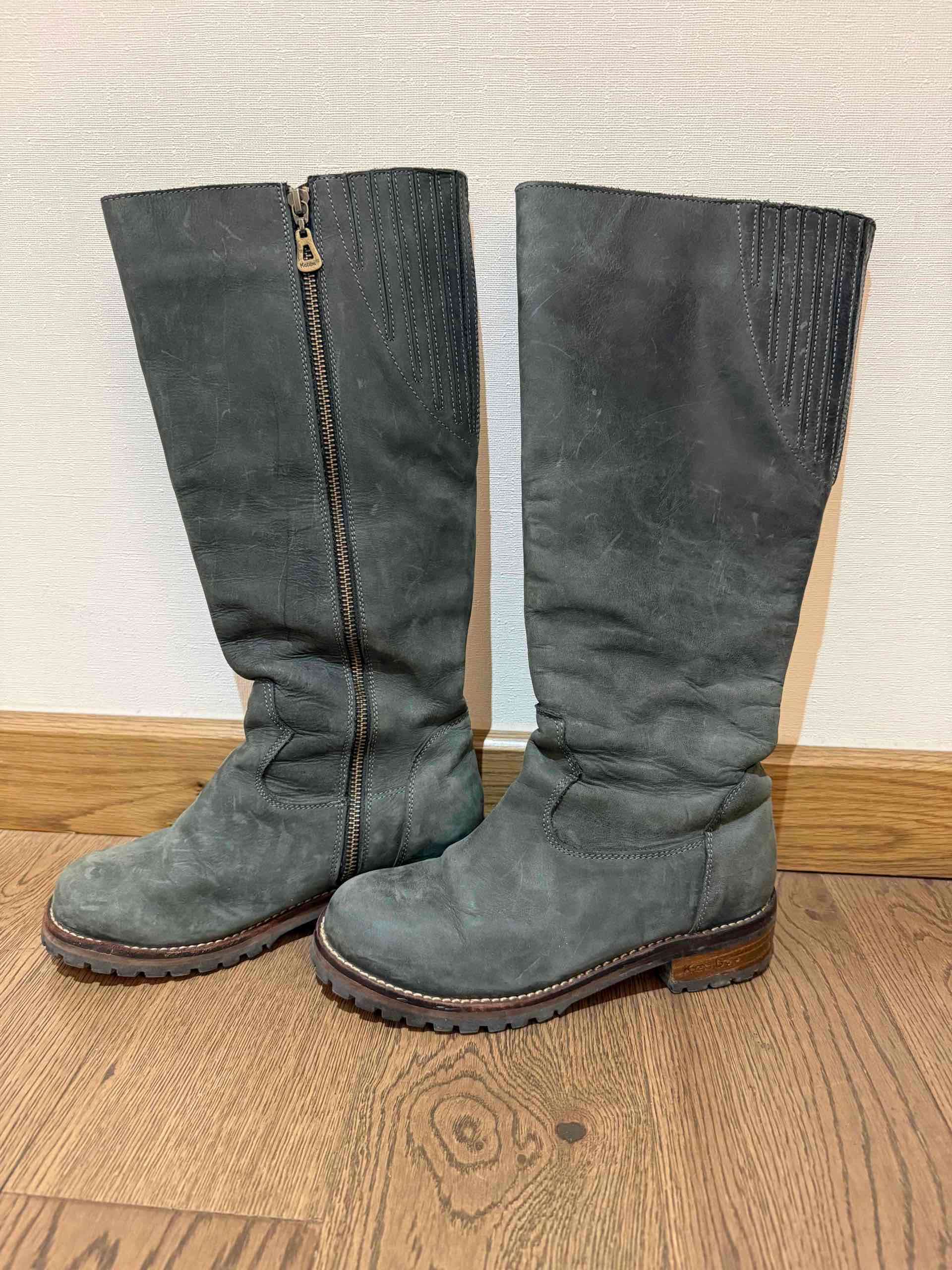 Botas altas de cuero gris KEBBA