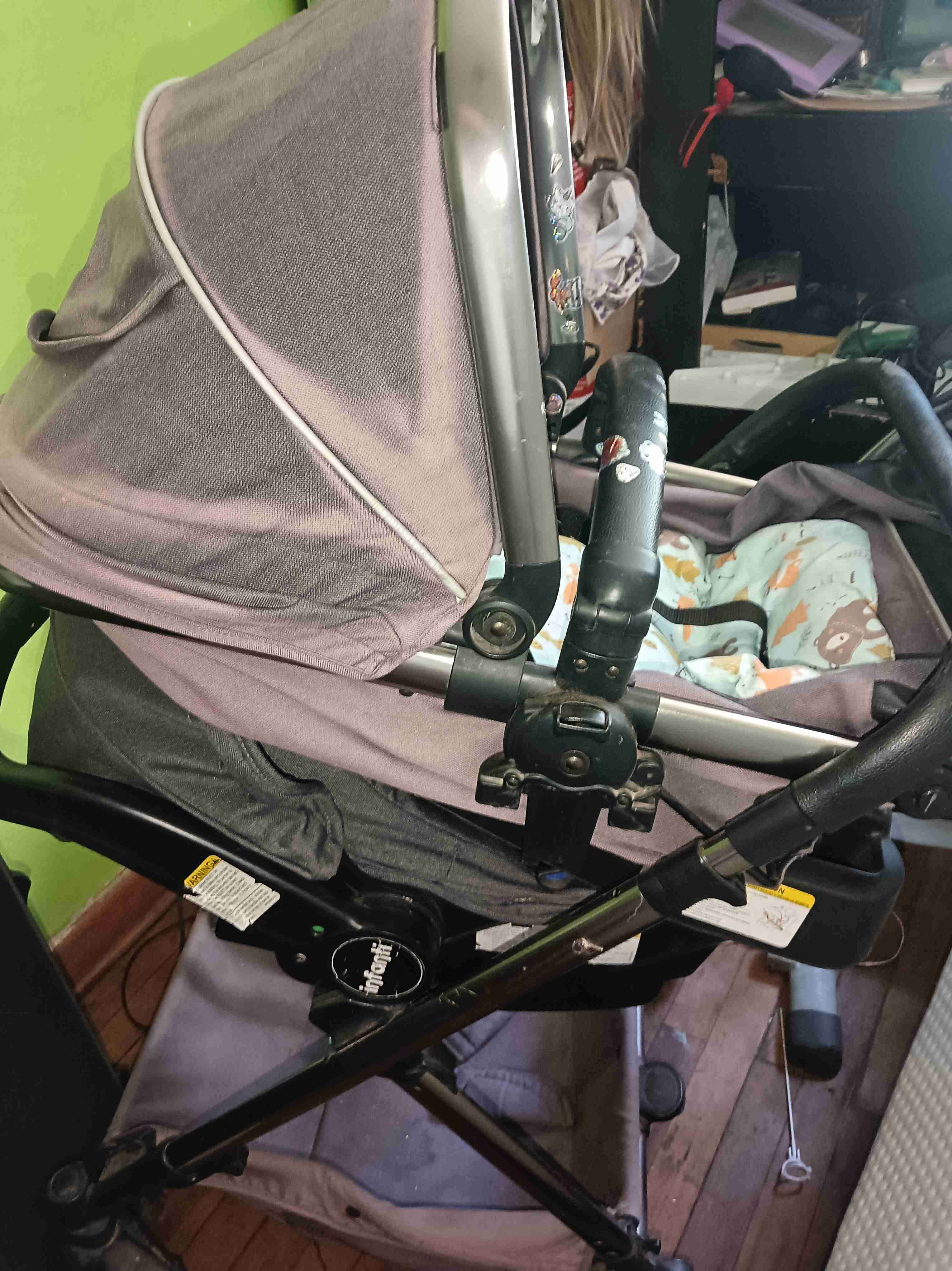 Coche con Huevito y moises - miniatura 1